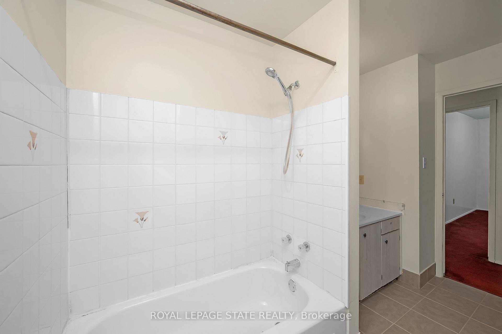 Photo 20 of Unit 124, 100 Quigley Road, Hamilton, Vincent — HOMEH