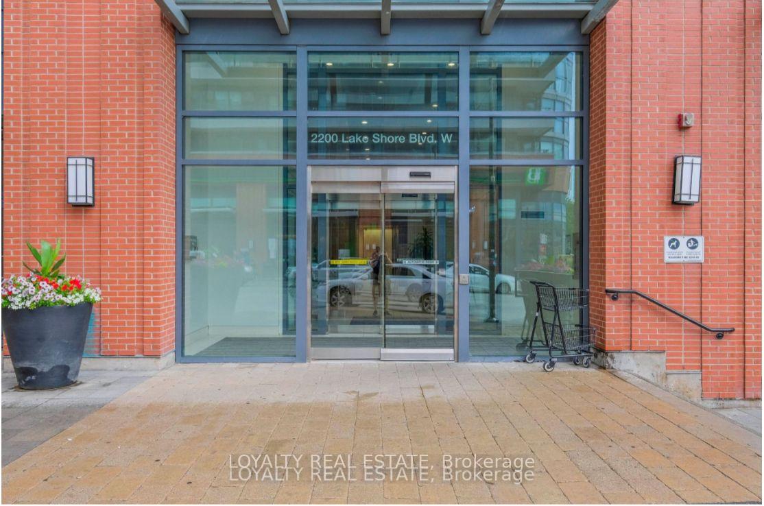 Front of Unit 3006, 2200 Lakeshore Boulevard W