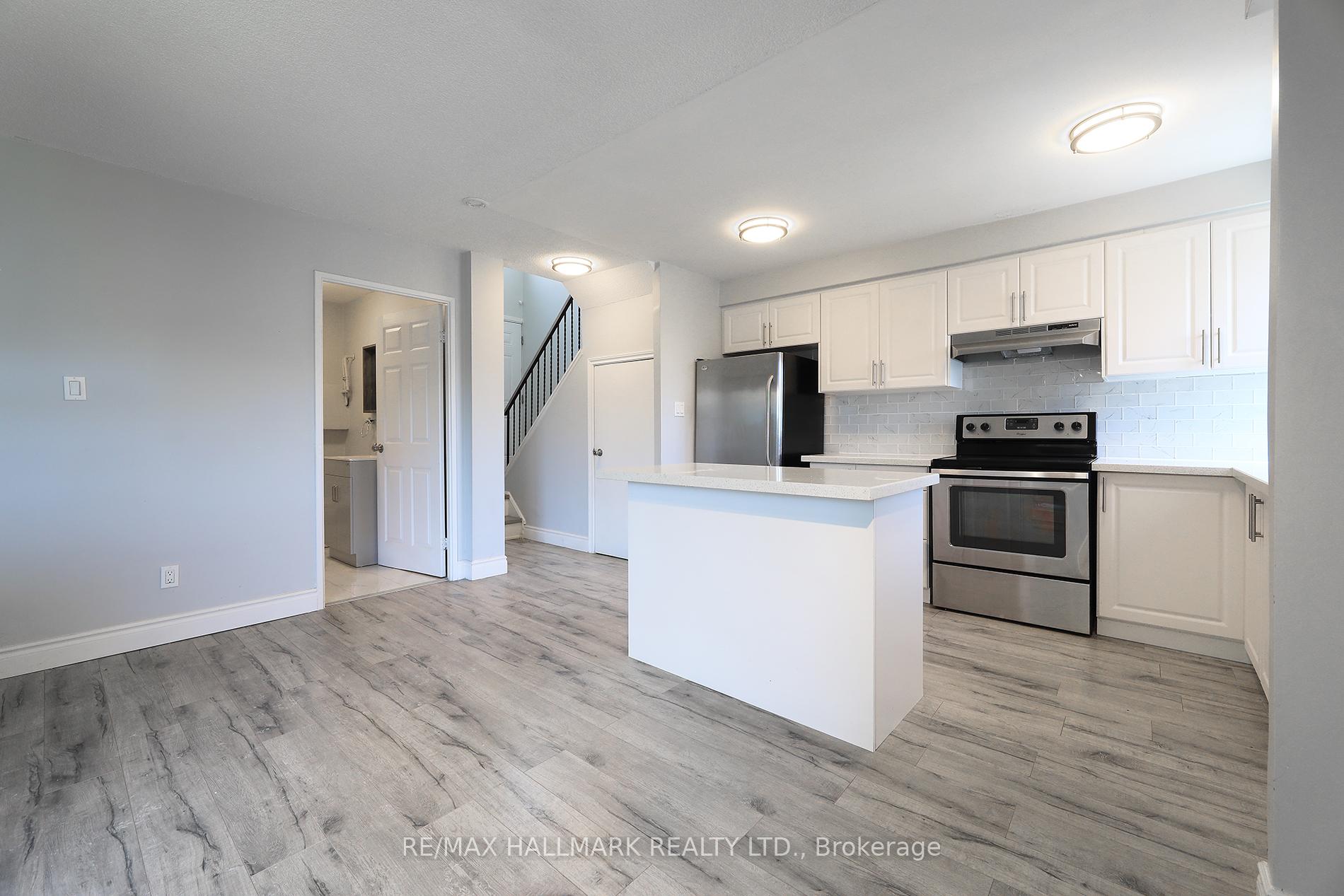 Photo 3 of Unit 50, 3050 Constitution Boulevard, Mississauga, Applewood — HOMEH