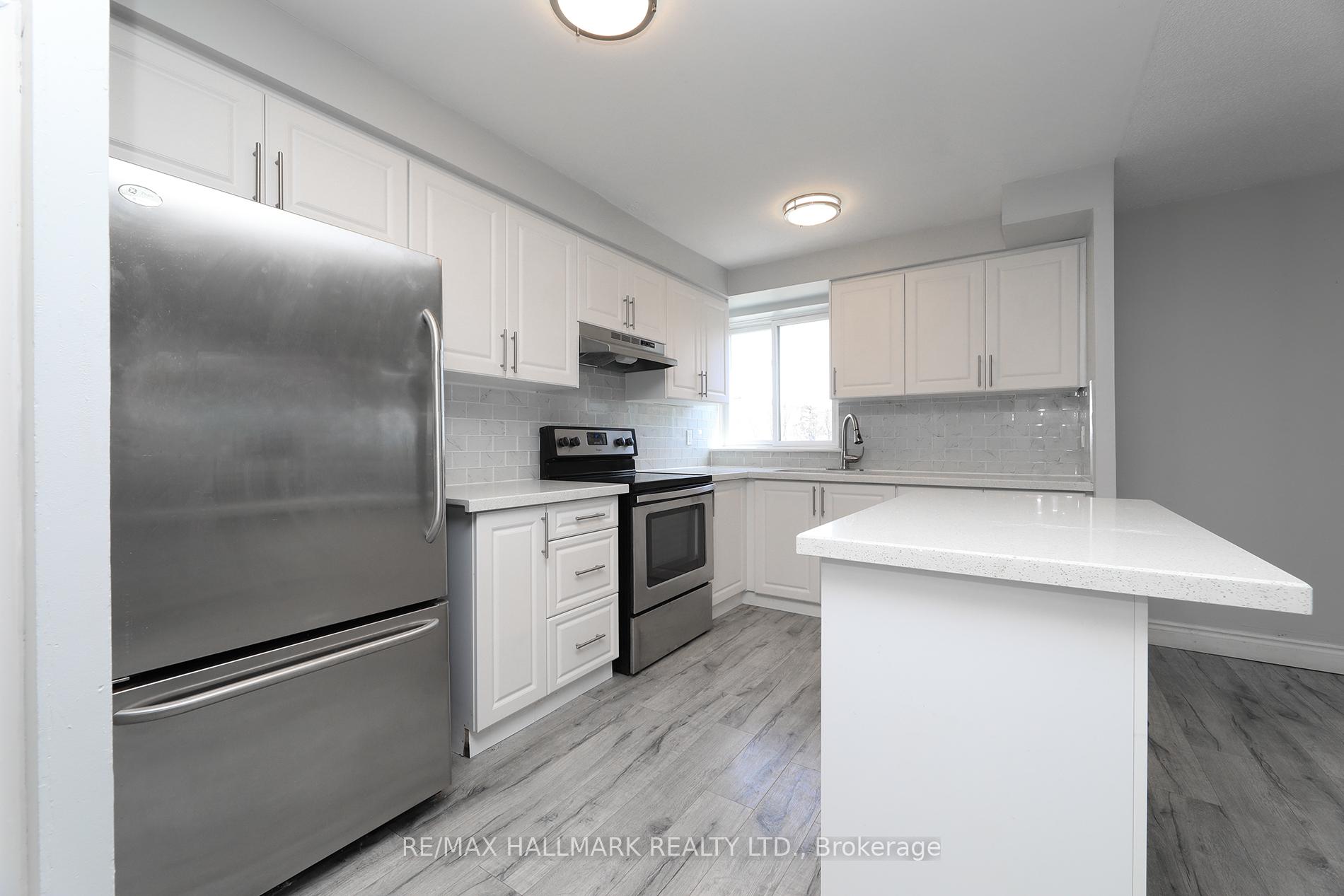 Photo 4 of Unit 50, 3050 Constitution Boulevard, Mississauga, Applewood — HOMEH