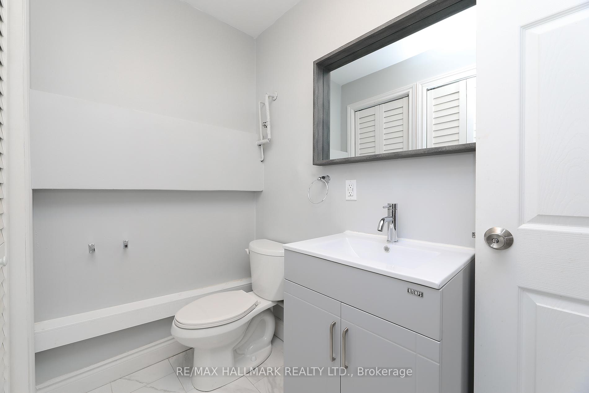 Photo 7 of Unit 50, 3050 Constitution Boulevard, Mississauga, Applewood — HOMEH