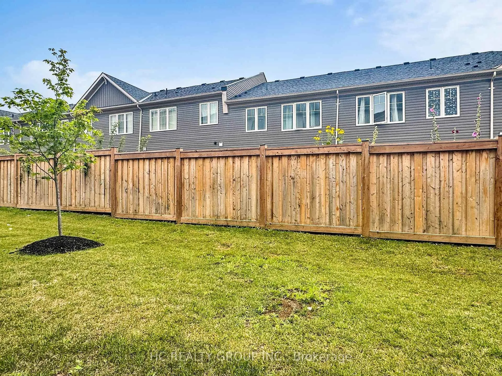 Photo 44 of 85 Danzatore Path, Oshawa, Windfields — HOMEH