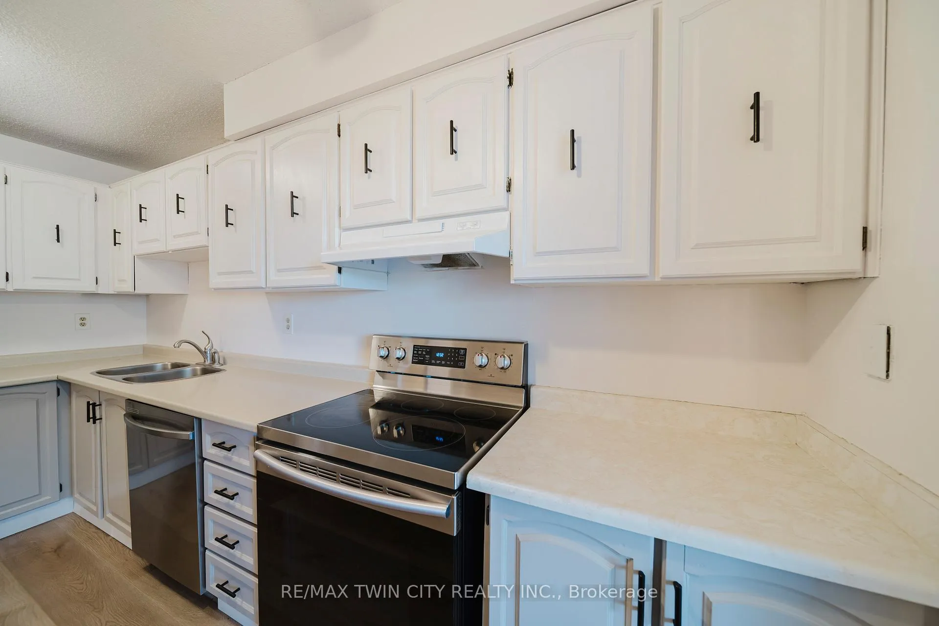 Photo 9 of Unit 306, 375 King Street N, Waterloo — HOMEH