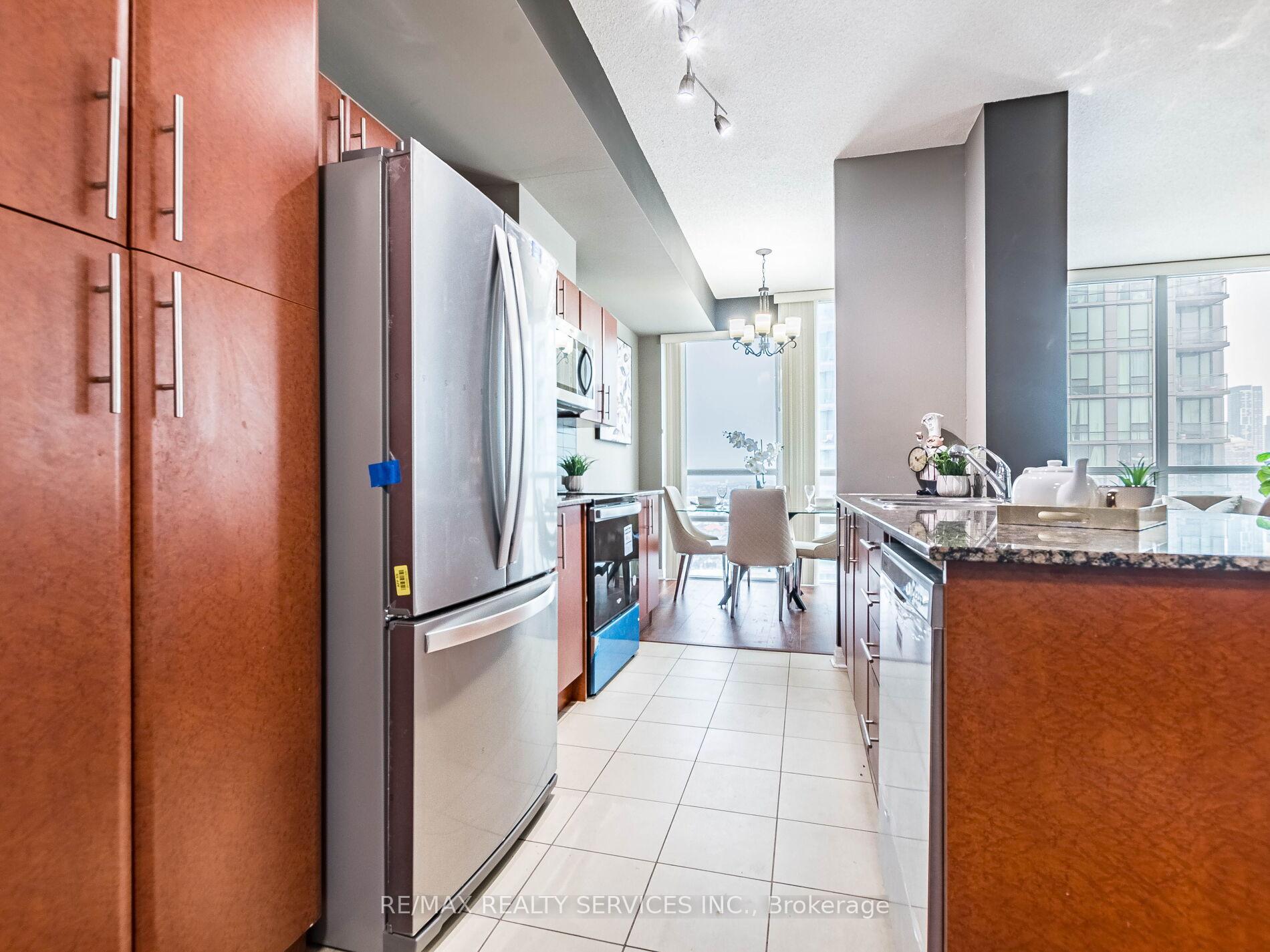 Photo 13 of Unit 2009, 3515 Kariya Drive, Mississauga, Fairview — HOMEH