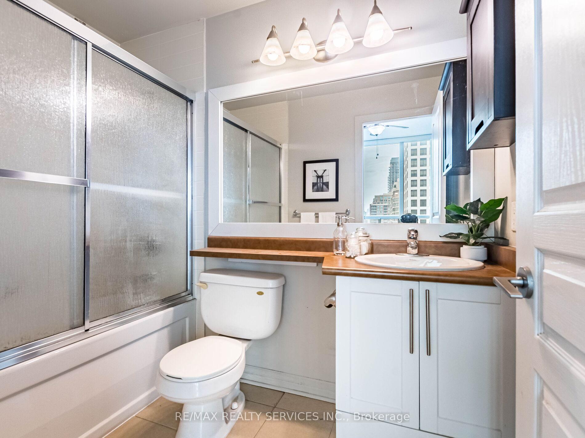 Photo 25 of Unit 2009, 3515 Kariya Drive, Mississauga, Fairview — HOMEH