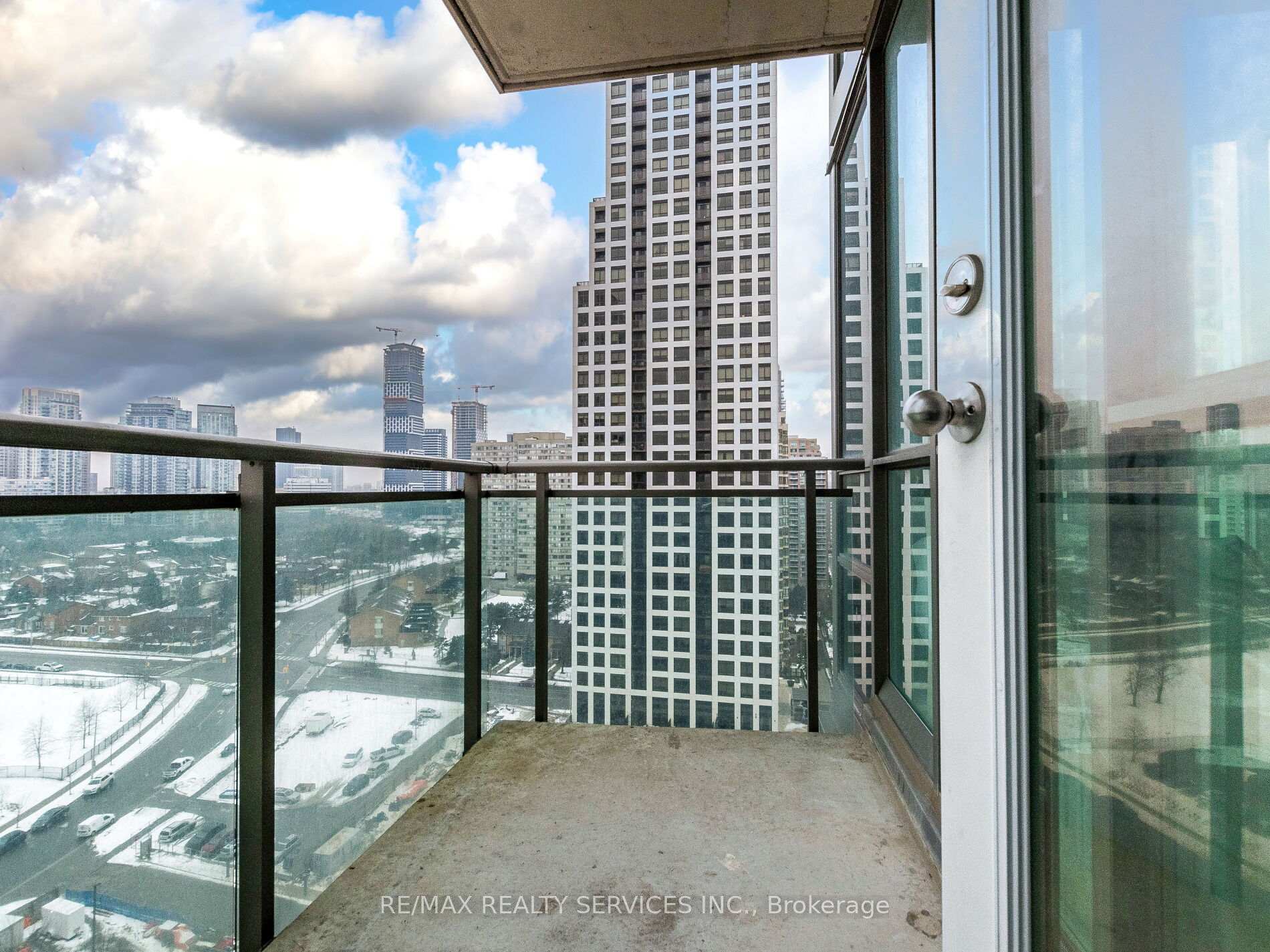 Photo 30 of Unit 2009, 3515 Kariya Drive, Mississauga, Fairview — HOMEH