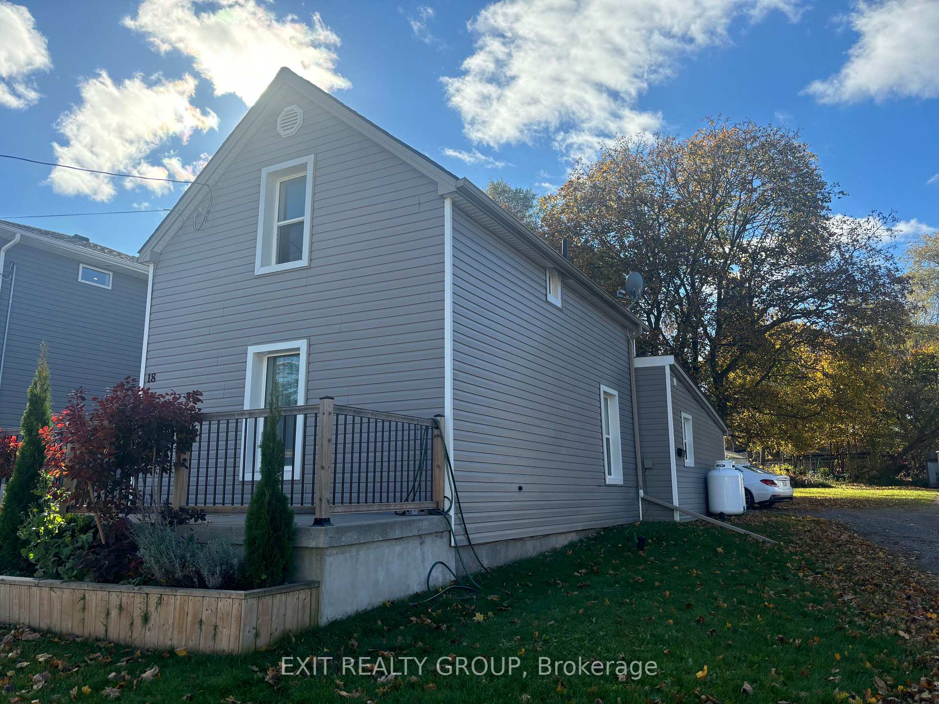 Photo 2 of 18 Frank Street, Belleville, Belleville Ward — HOMEH