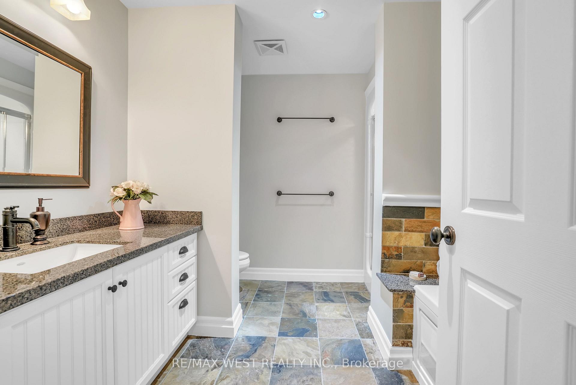 Photo 6 of Unit 502, 110 Steamship Bay Road, Gravenhurst, Muskoka (S) — HOMEH