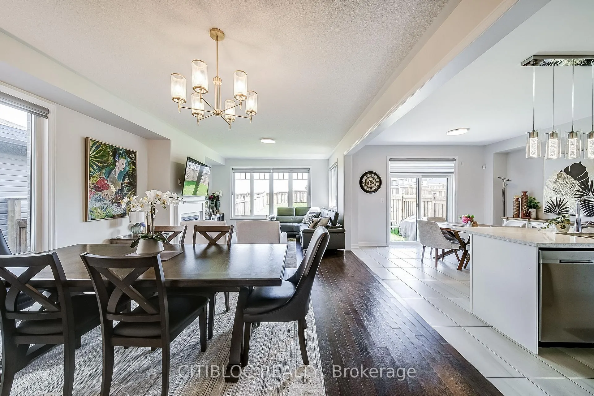 Photo 7 of 9 Abbey Crescent, Barrie, Rural Barrie Southeast — HOMEH