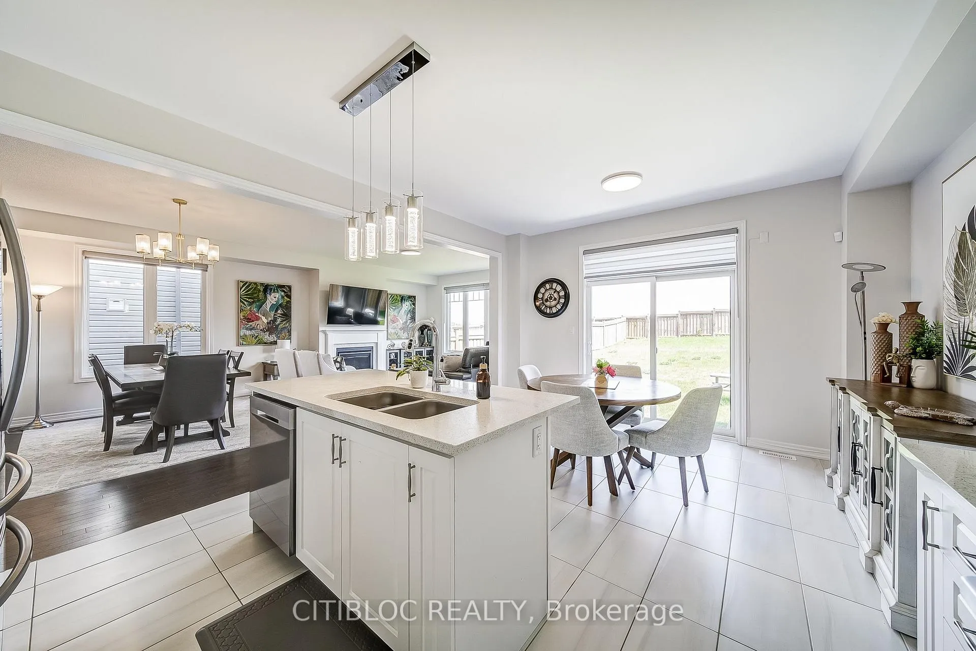 Photo 14 of 9 Abbey Crescent, Barrie, Rural Barrie Southeast — HOMEH