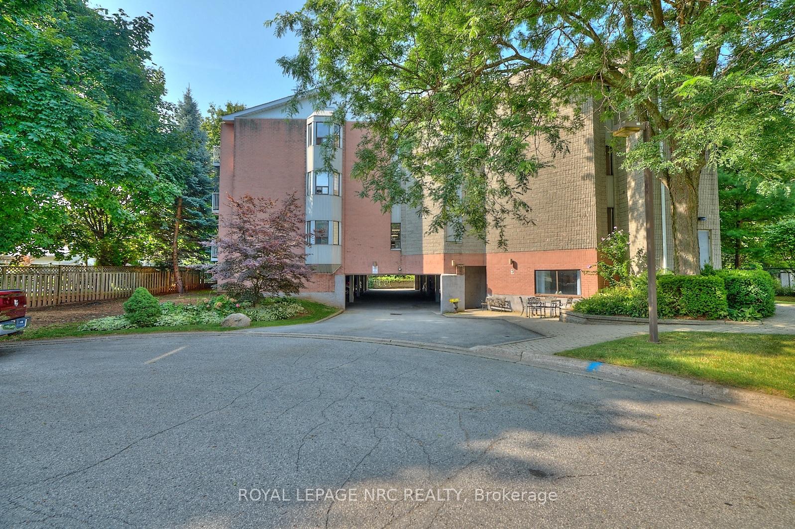 Photo 1 of Unit 201, 5 Niagara Street, Grimsby, Grimsby West — HOMEH