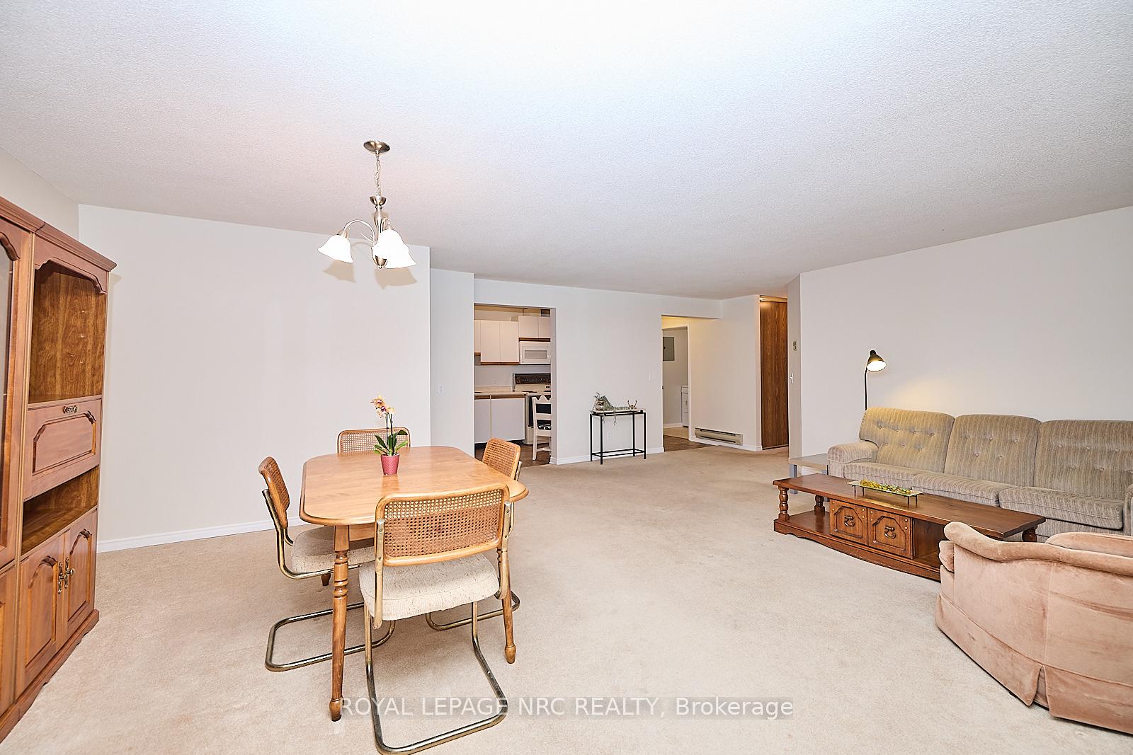Photo 8 of Unit 201, 5 Niagara Street, Grimsby, Grimsby West — HOMEH