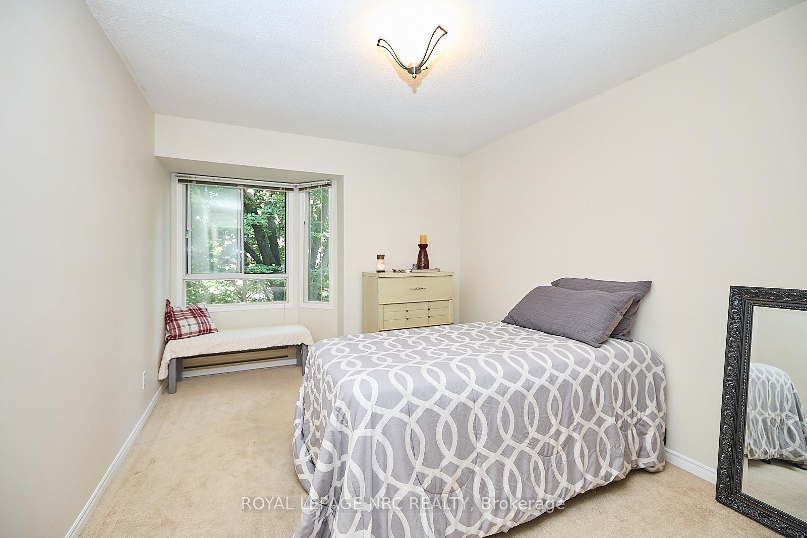 Photo 12 of Unit 201, 5 Niagara Street, Grimsby, Grimsby West — HOMEH