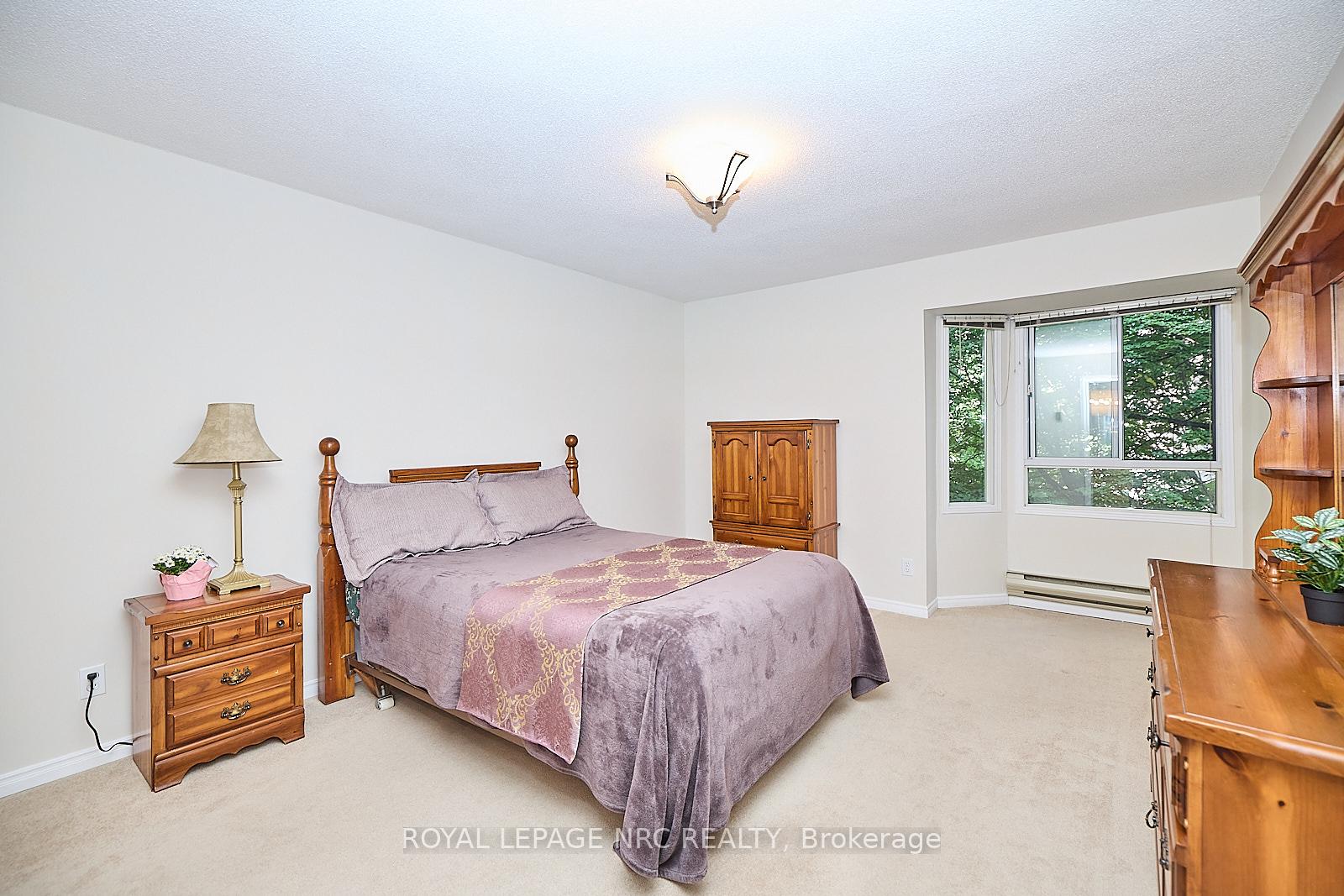 Photo 13 of Unit 201, 5 Niagara Street, Grimsby, Grimsby West — HOMEH