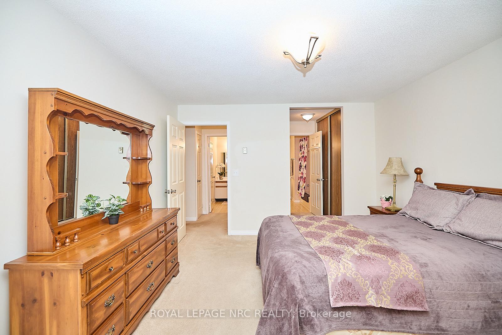 Photo 14 of Unit 201, 5 Niagara Street, Grimsby, Grimsby West — HOMEH