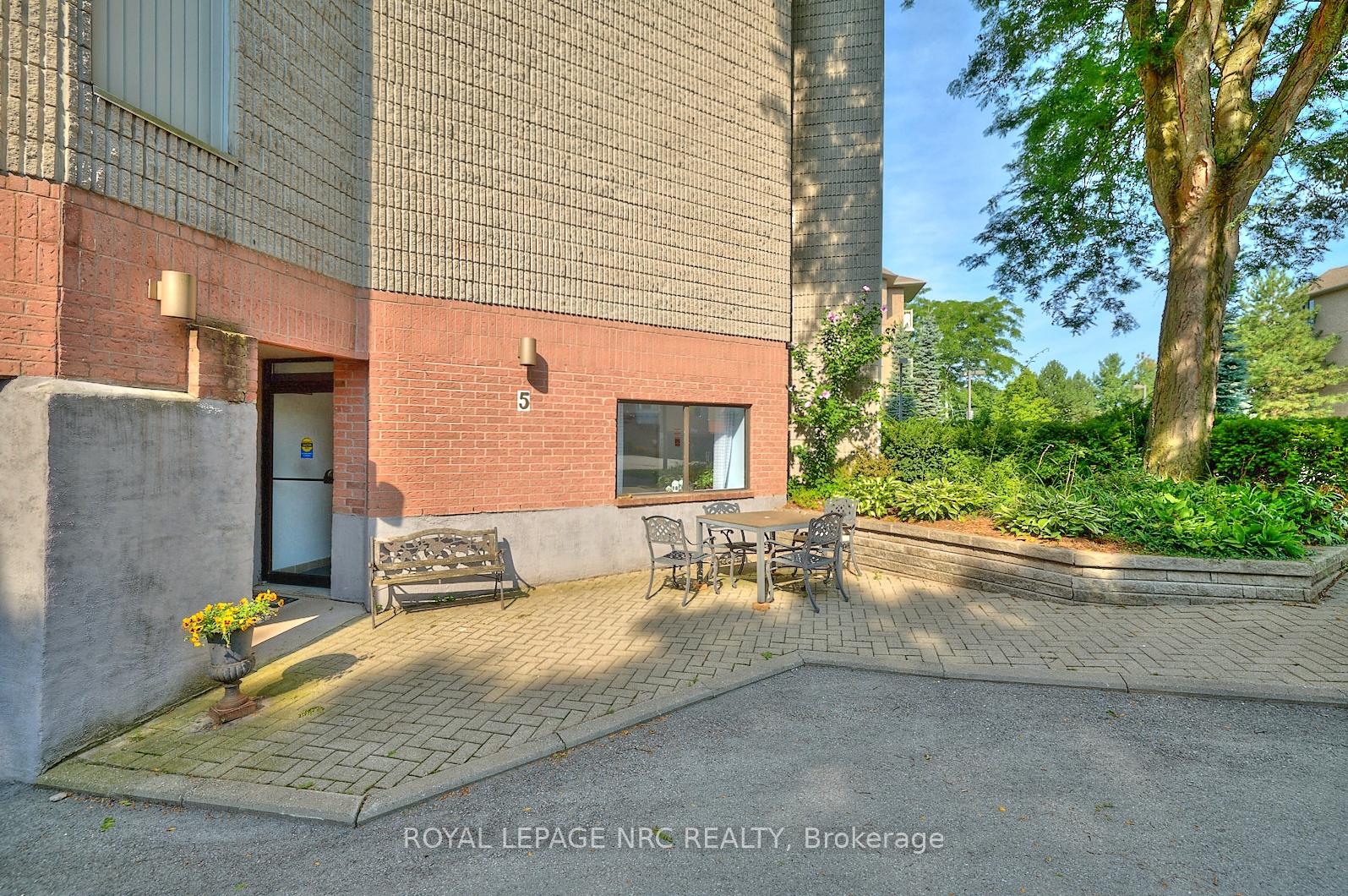 Photo 20 of Unit 201, 5 Niagara Street, Grimsby, Grimsby West — HOMEH