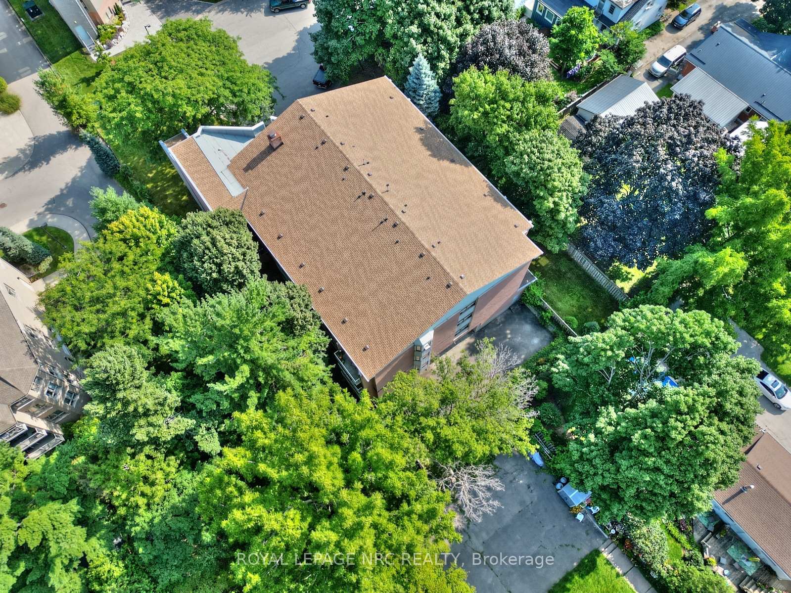 Photo 22 of Unit 201, 5 Niagara Street, Grimsby, Grimsby West — HOMEH