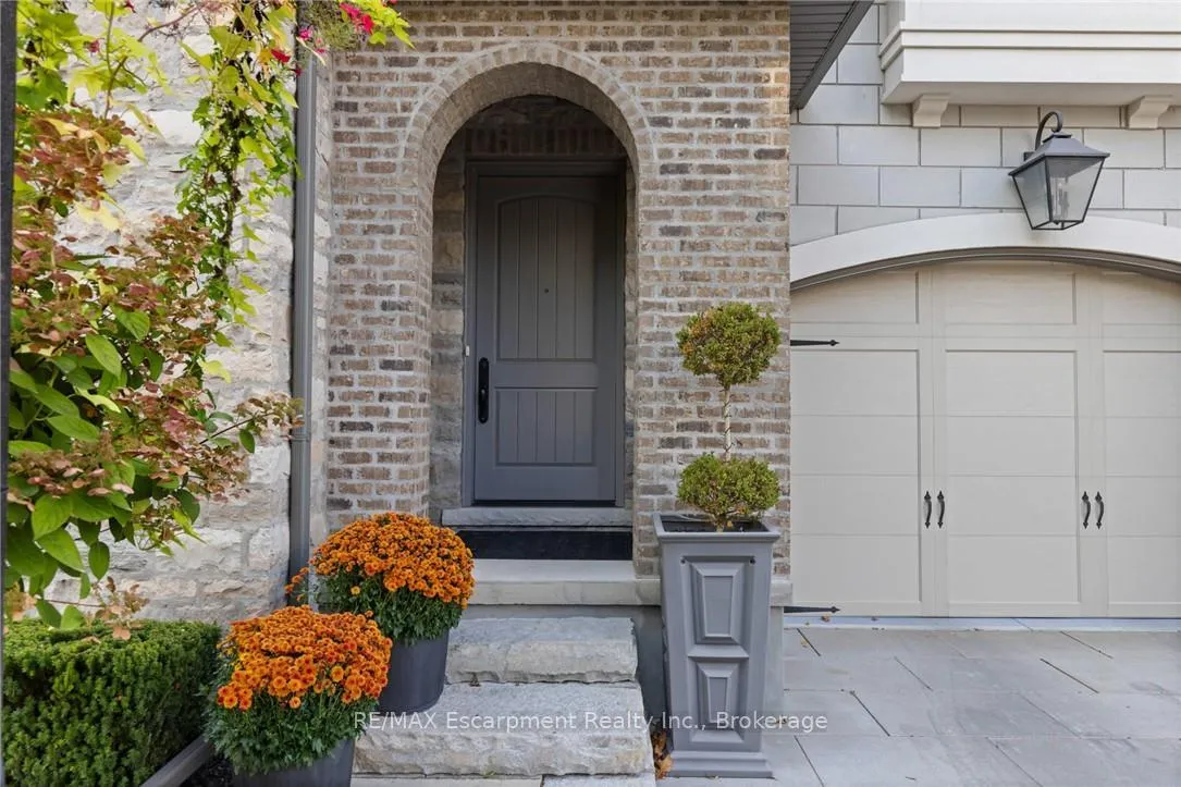 Photo 4 of 25 Arbourvale Common Road, St. Catharines, Glendale/Glenridge — HOMEH