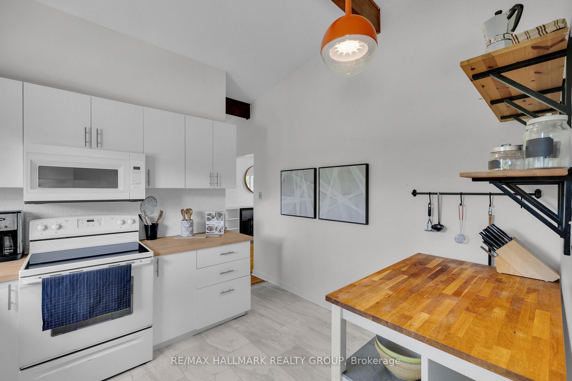 Photo 13 of 35 Cleadon Drive, Ottawa, Crystal Beach — HOMEH