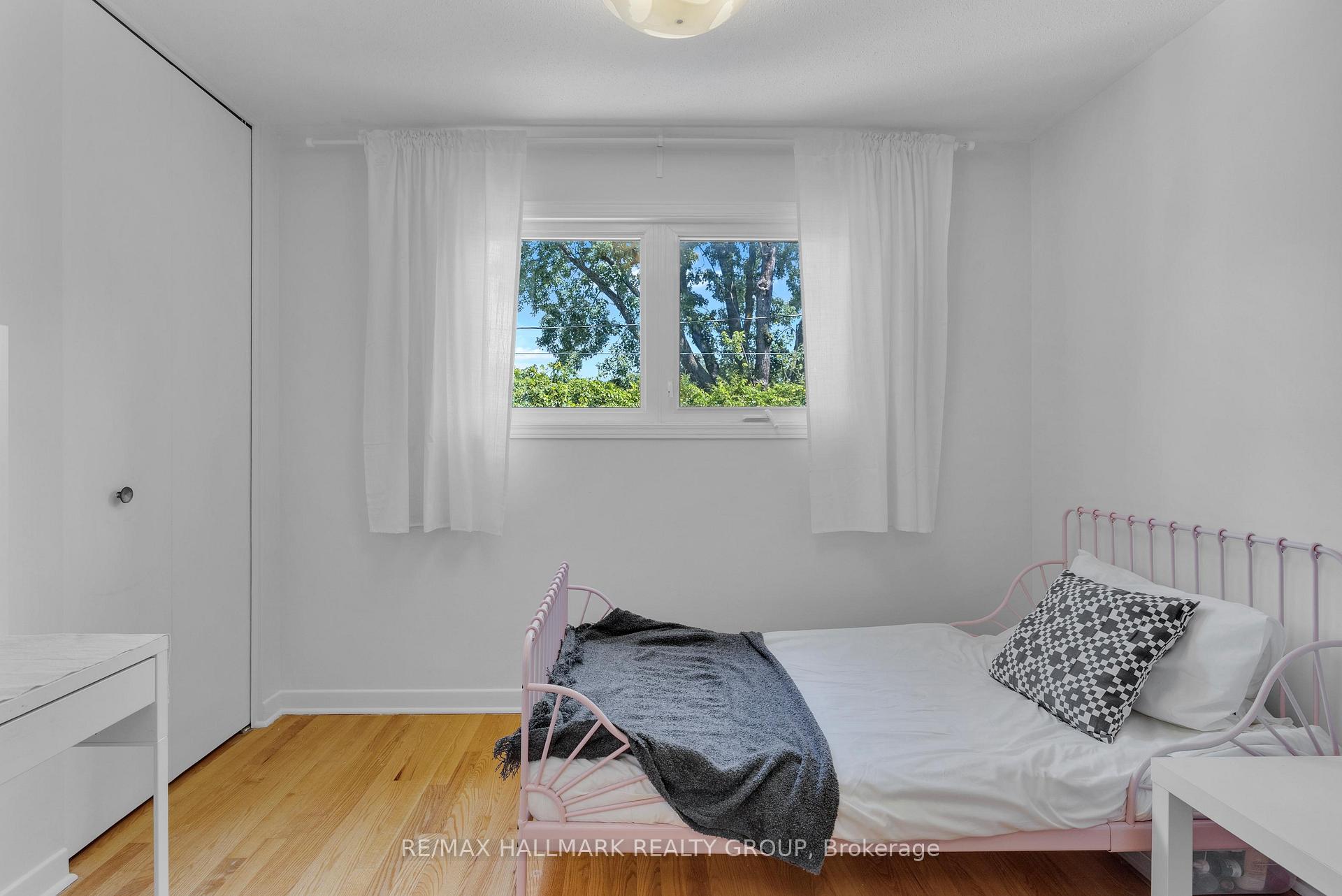 Photo 19 of 35 Cleadon Drive, Ottawa, Crystal Beach — HOMEH