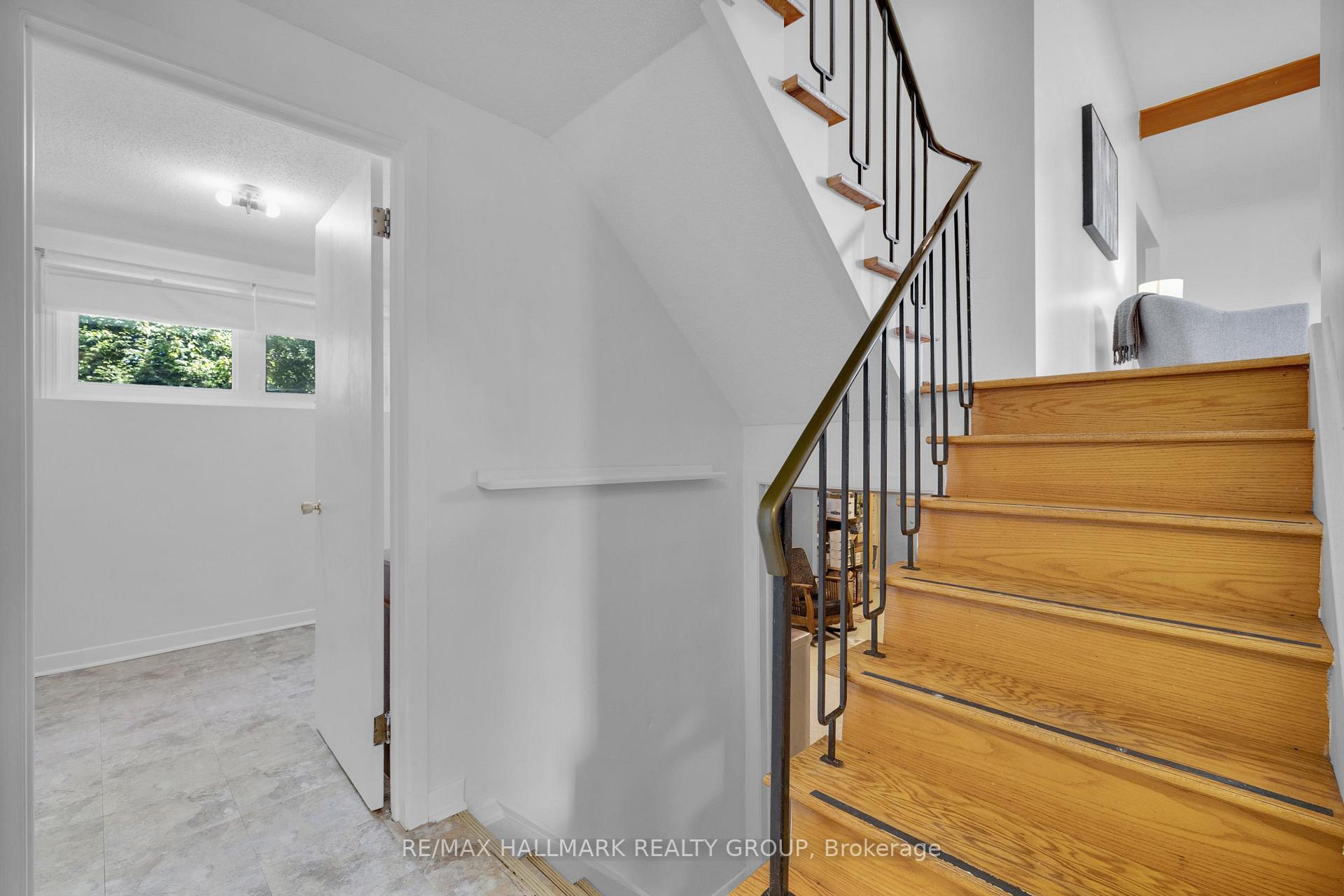 Photo 20 of 35 Cleadon Drive, Ottawa, Crystal Beach — HOMEH