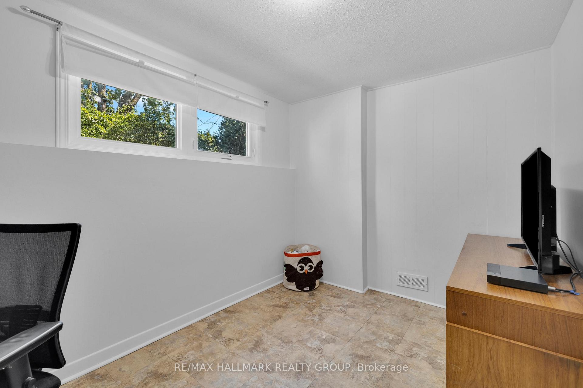 Photo 24 of 35 Cleadon Drive, Ottawa, Crystal Beach — HOMEH