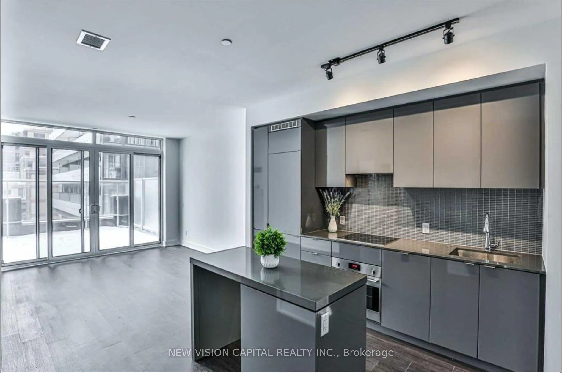 Photo 1 of Unit 715, 7 Grenville Street, Toronto, Bay Street Corridor — HOMEH