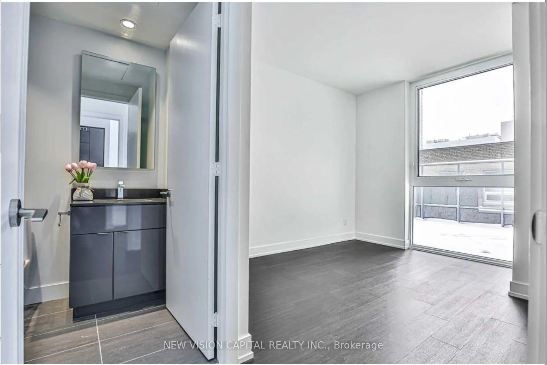 Photo 5 of Unit 715, 7 Grenville Street, Toronto, Bay Street Corridor — HOMEH