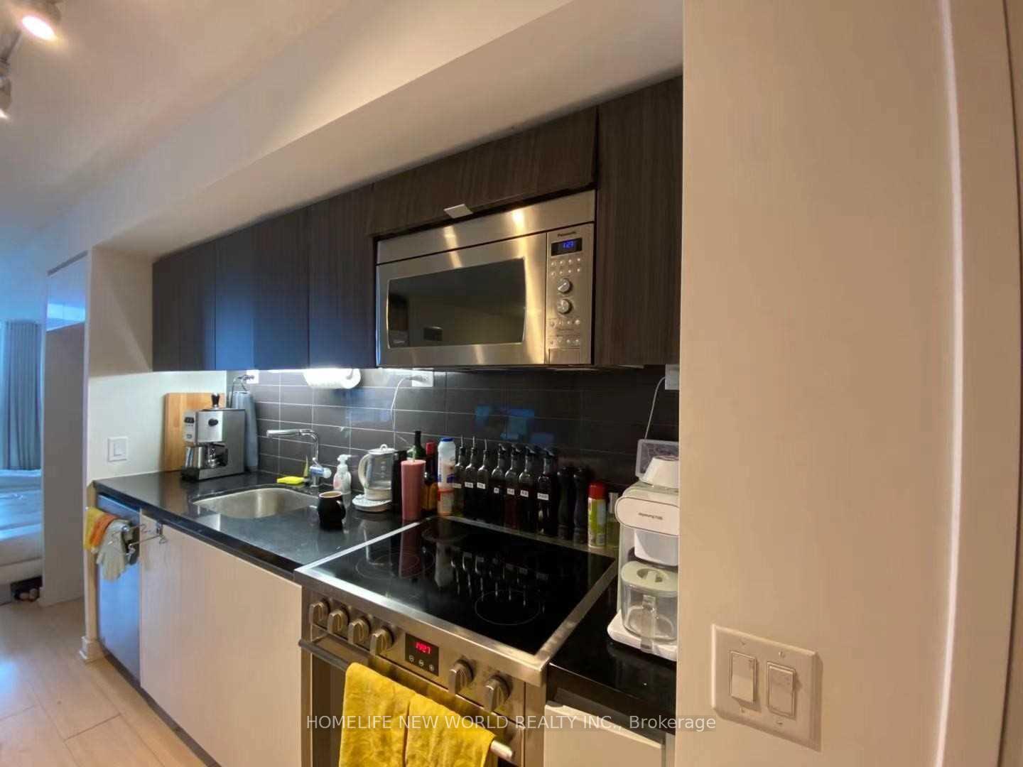 Photo 6 of Unit 4205, 85 Queens Wharf Road, Toronto, Waterfront Communities — HOMEH