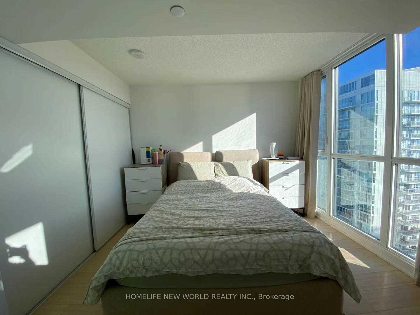 Photo 8 of Unit 4205, 85 Queens Wharf Road, Toronto, Waterfront Communities — HOMEH