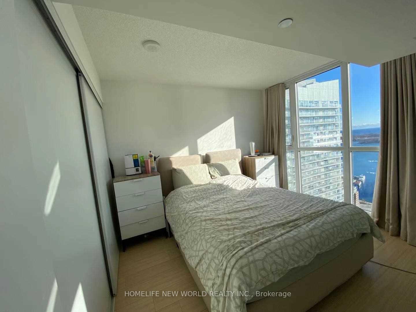 Photo 9 of Unit 4205, 85 Queens Wharf Road, Toronto, Waterfront Communities — HOMEH