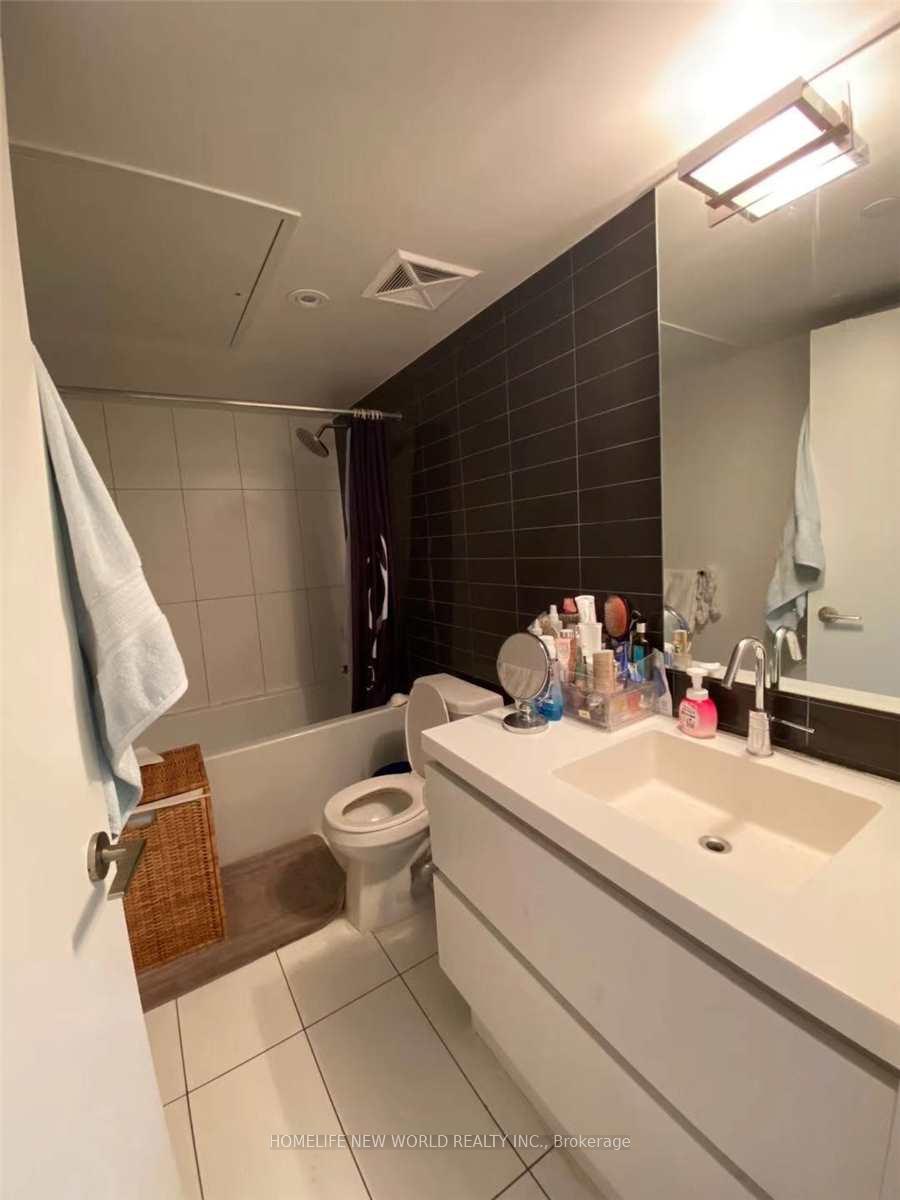 Photo 13 of Unit 4205, 85 Queens Wharf Road, Toronto, Waterfront Communities — HOMEH