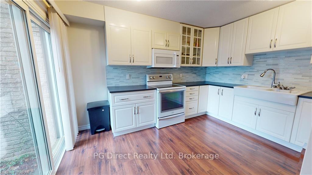 Photo 3 of 34 Wilsonview Avenue, Guelph, Dovercliffe Park/Old University — HOMEH