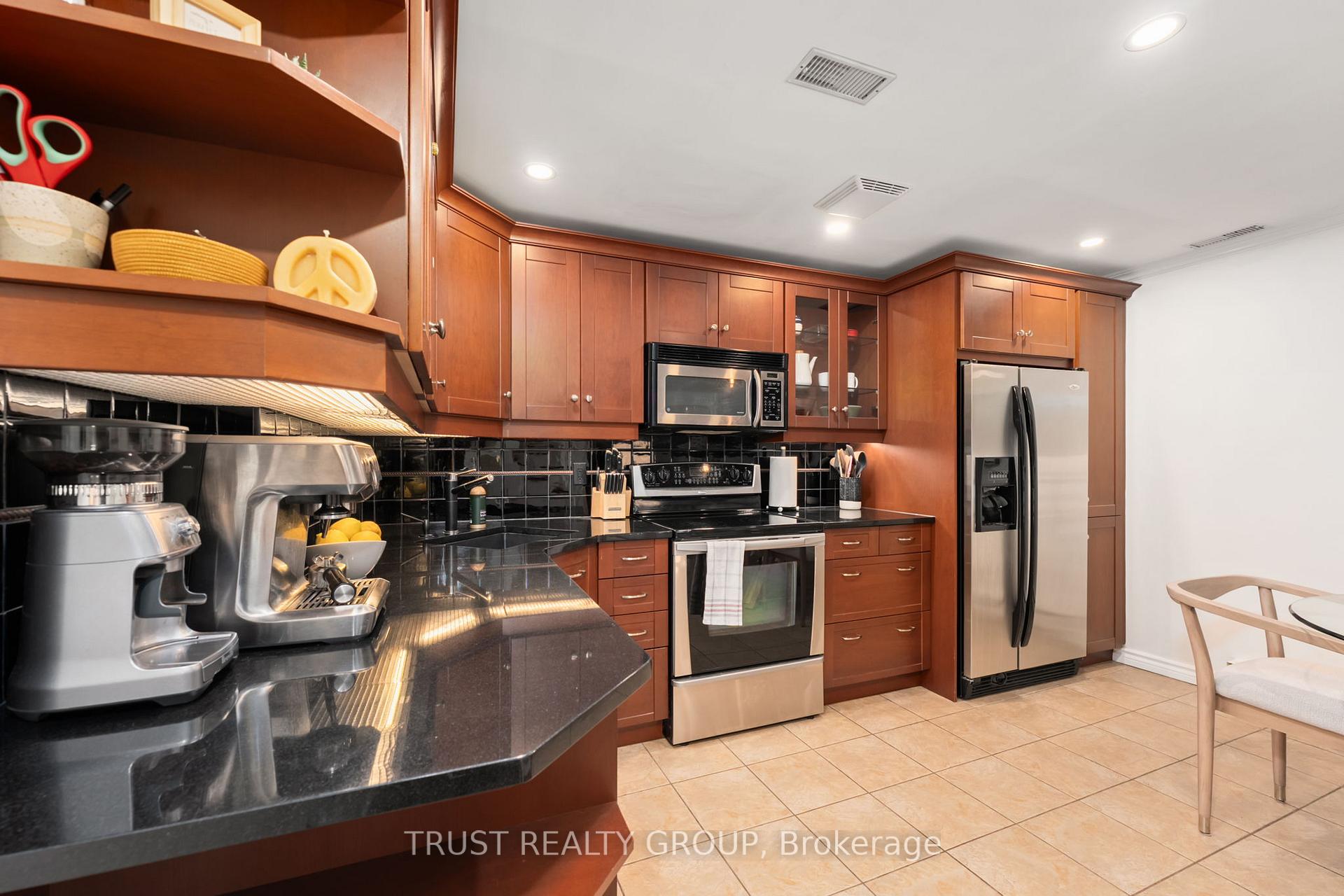 Photo 8 of Unit 32, 41 Battenberg Avenue, Toronto, Woodbine Corridor — HOMEH