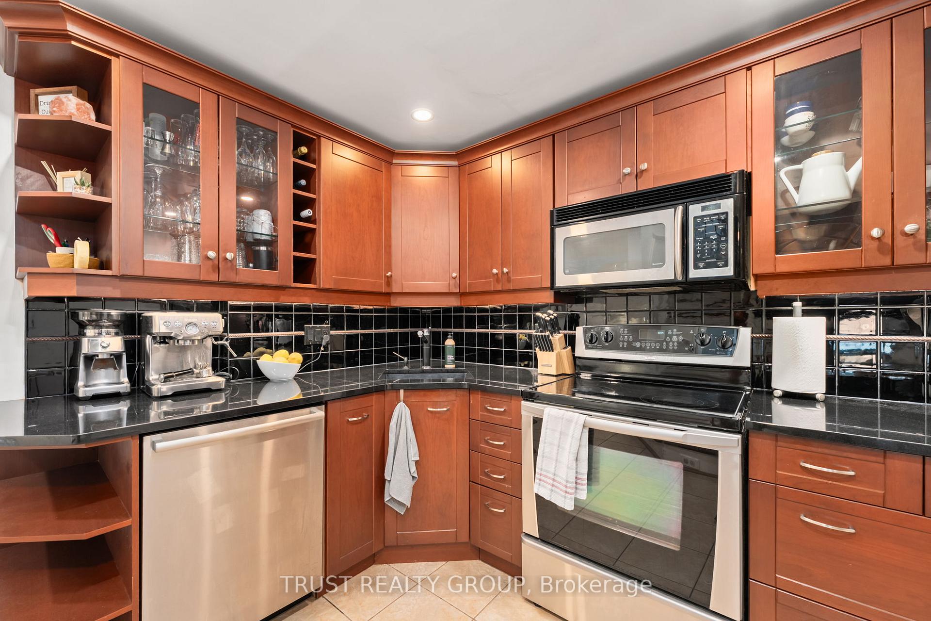 Photo 9 of Unit 32, 41 Battenberg Avenue, Toronto, Woodbine Corridor — HOMEH