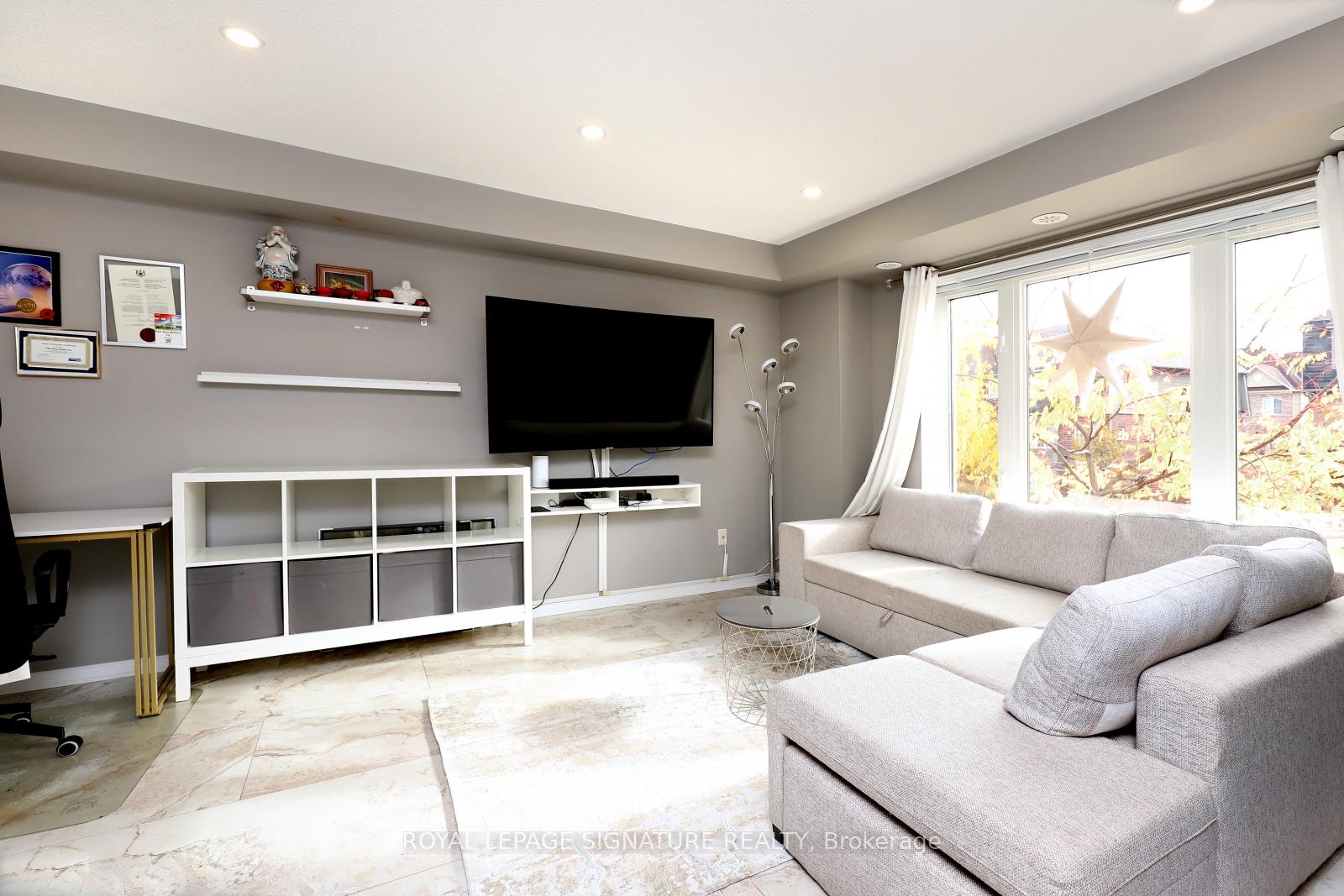 Photo 2 of Unit 9, 3025 Destination Drive, Mississauga, Churchill Meadows — HOMEH