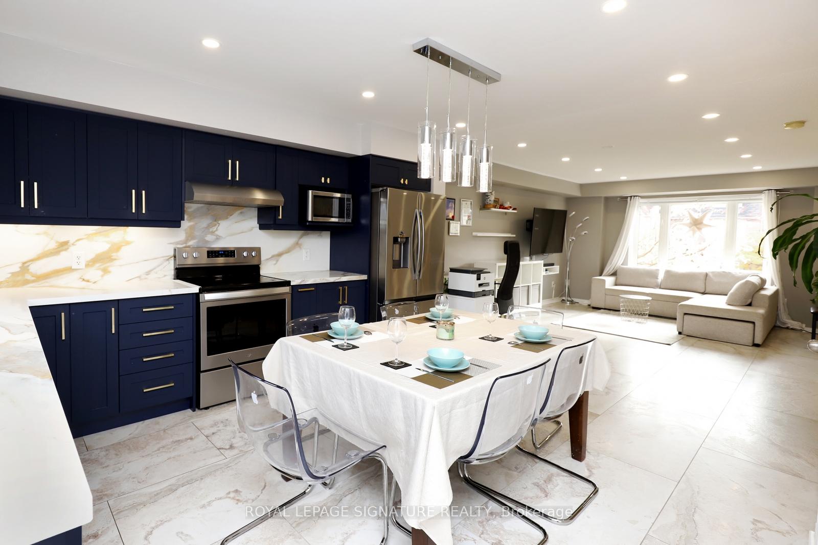 Photo 4 of Unit 9, 3025 Destination Drive, Mississauga, Churchill Meadows — HOMEH