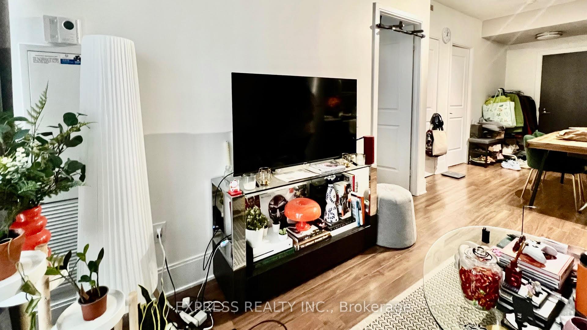Photo 9 of Unit 409, 560 Front Street W, Toronto, Waterfront Communities — HOMEH