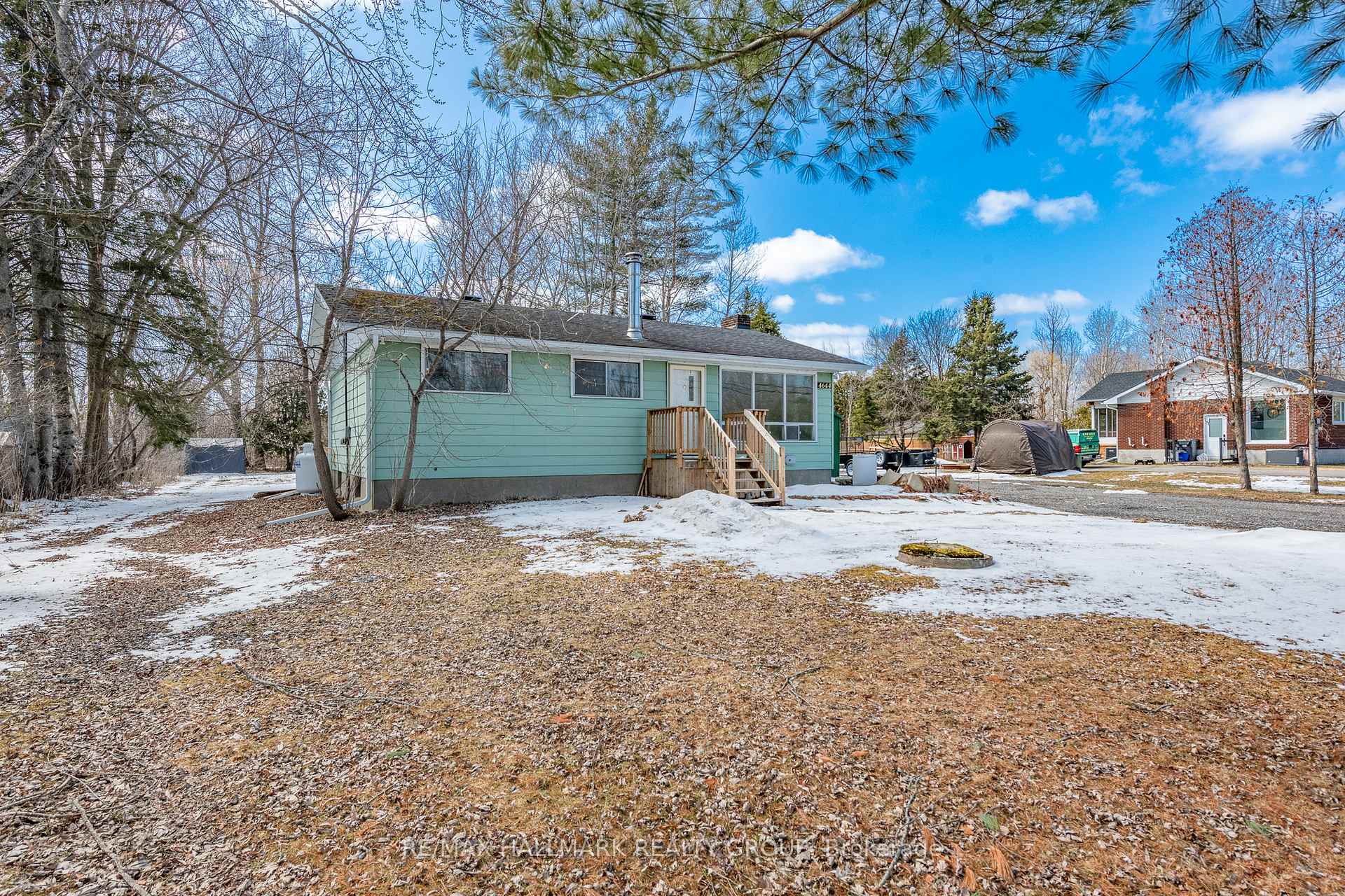 Photo 6 of 4644 Anderson Road, Ottawa, Carlsbad Springs — HOMEH