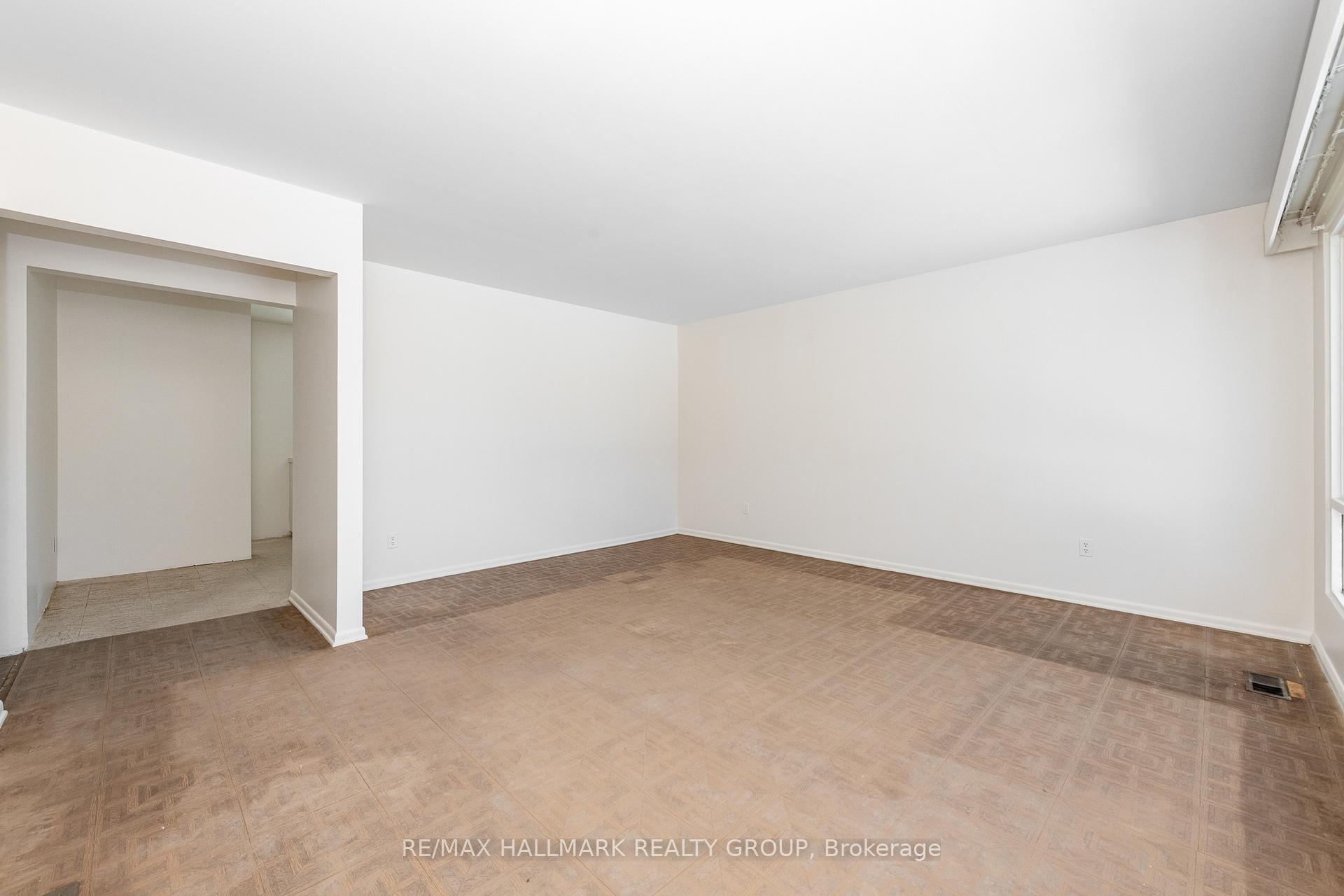 Photo 5 of 4644 Anderson Road, Ottawa, Carlsbad Springs — HOMEH