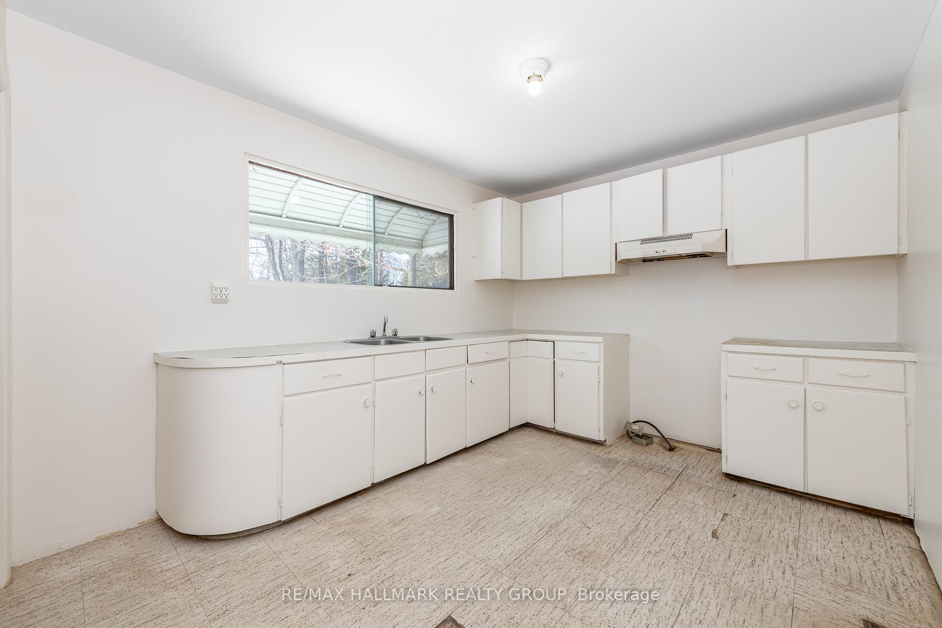 Photo 11 of 4644 Anderson Road, Ottawa, Carlsbad Springs — HOMEH