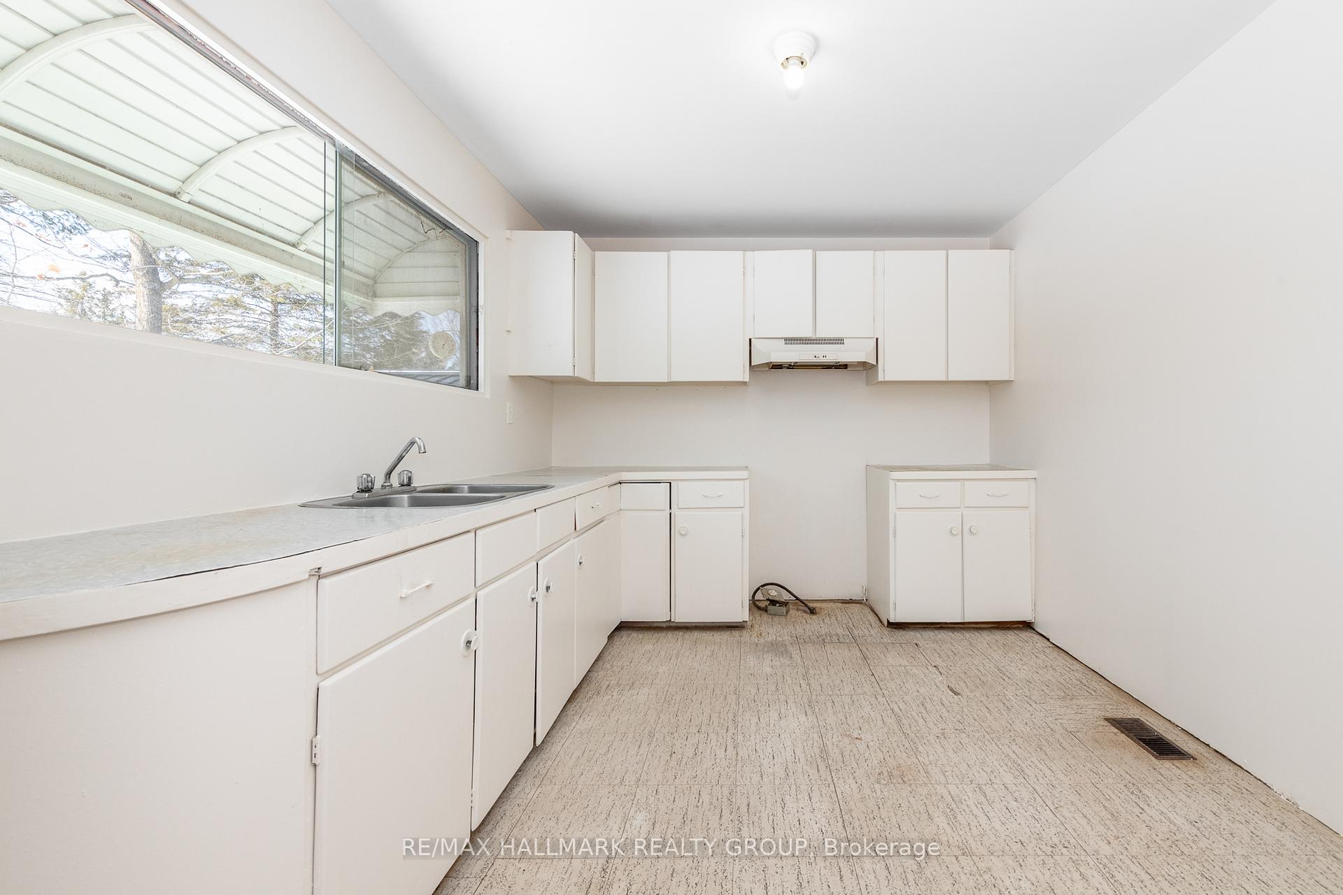 Photo 9 of 4644 Anderson Road, Ottawa, Carlsbad Springs — HOMEH