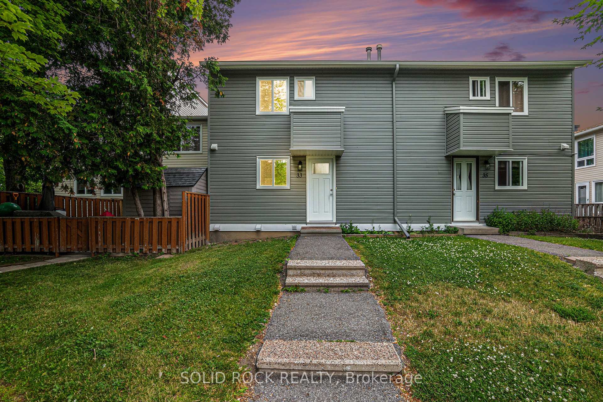 Photo 2 of 33 Thistledown Court, Ottawa, Barrhaven - Pheasant Run — HOMEH