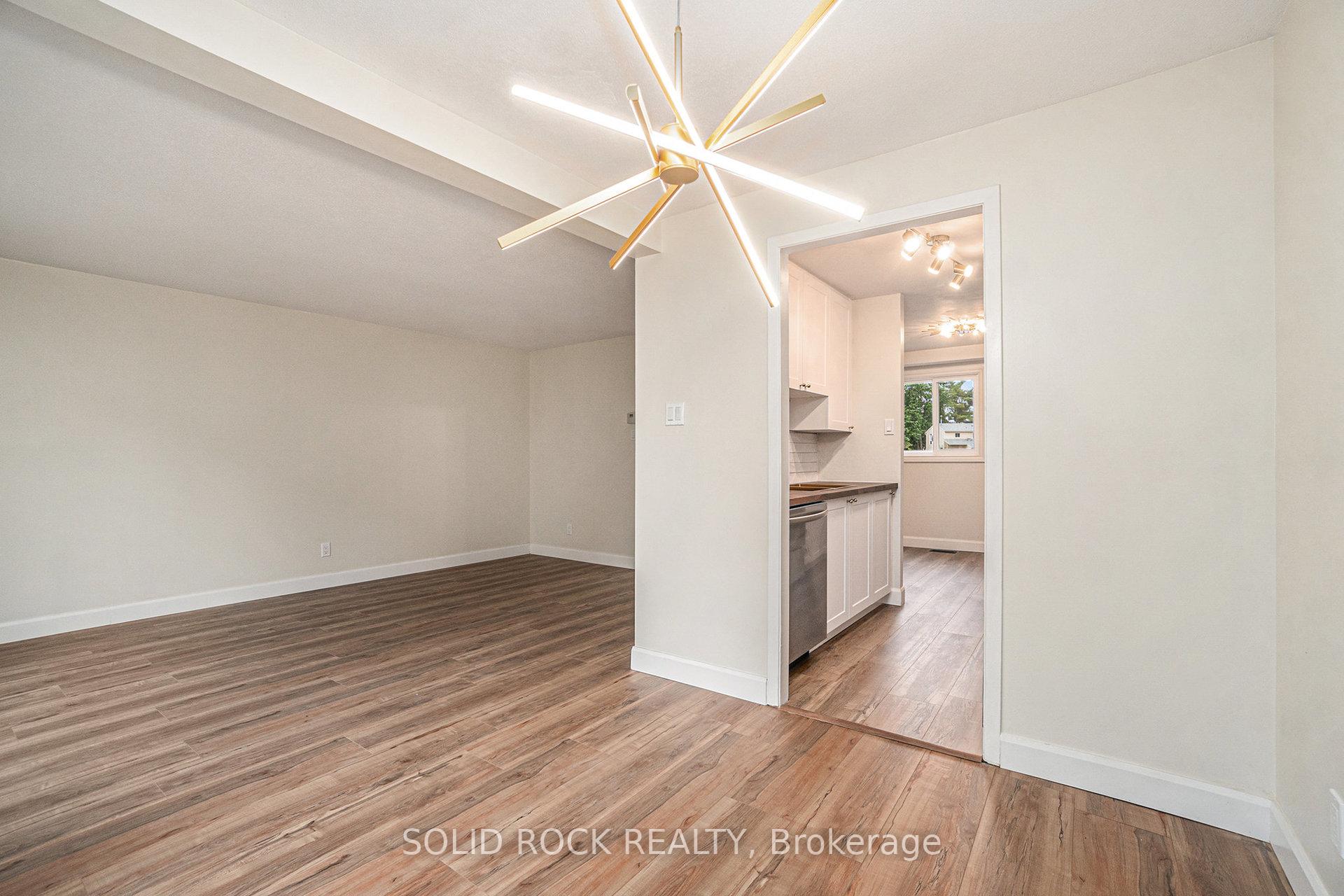 Photo 8 of 33 Thistledown Court, Ottawa, Barrhaven - Pheasant Run — HOMEH