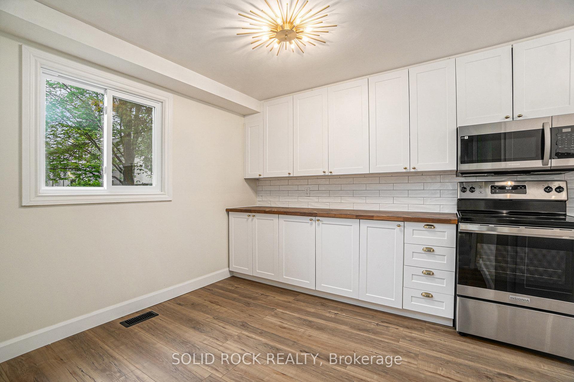 Photo 9 of 33 Thistledown Court, Ottawa, Barrhaven - Pheasant Run — HOMEH