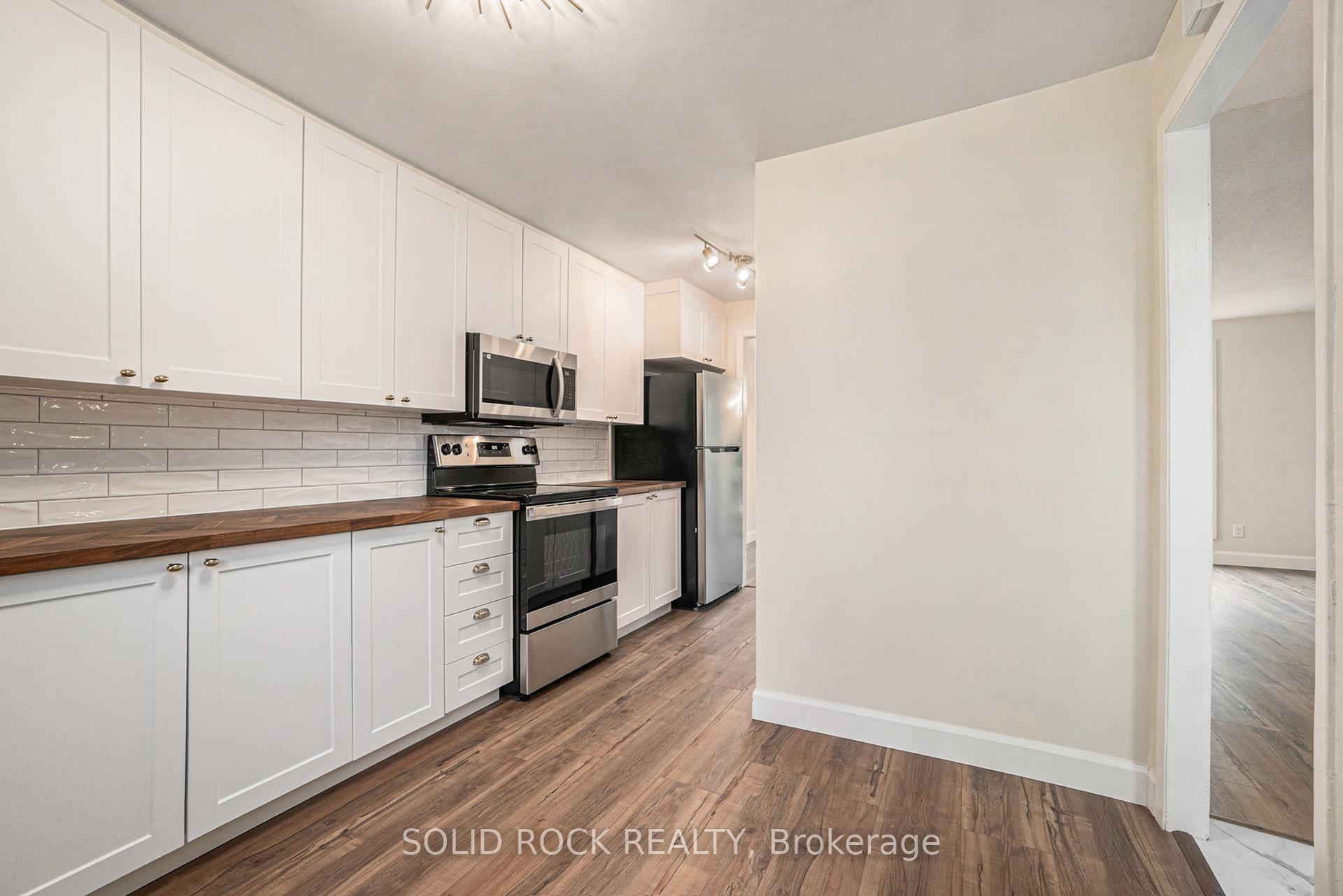 Photo 10 of 33 Thistledown Court, Ottawa, Barrhaven - Pheasant Run — HOMEH