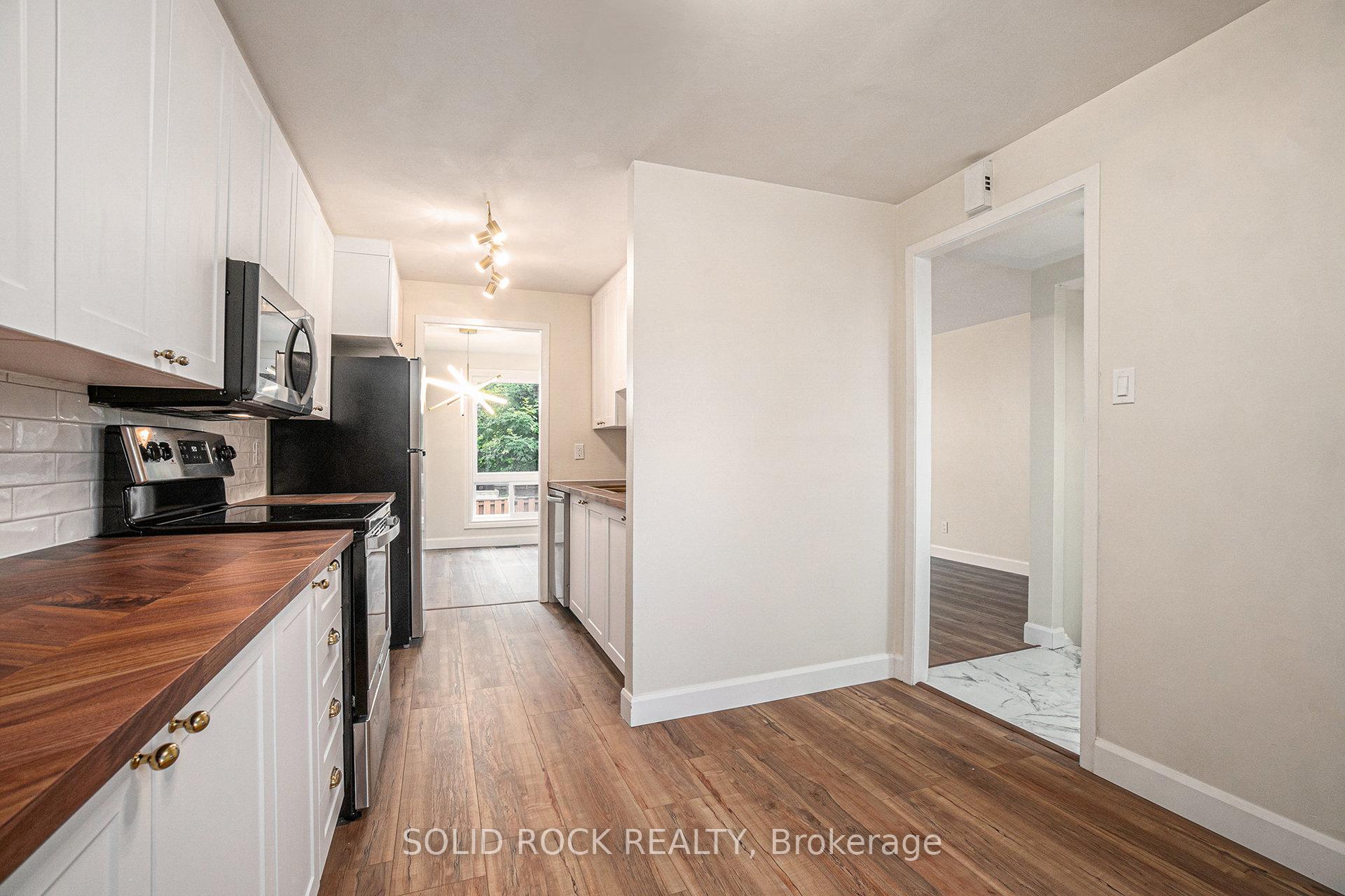 Photo 11 of 33 Thistledown Court, Ottawa, Barrhaven - Pheasant Run — HOMEH