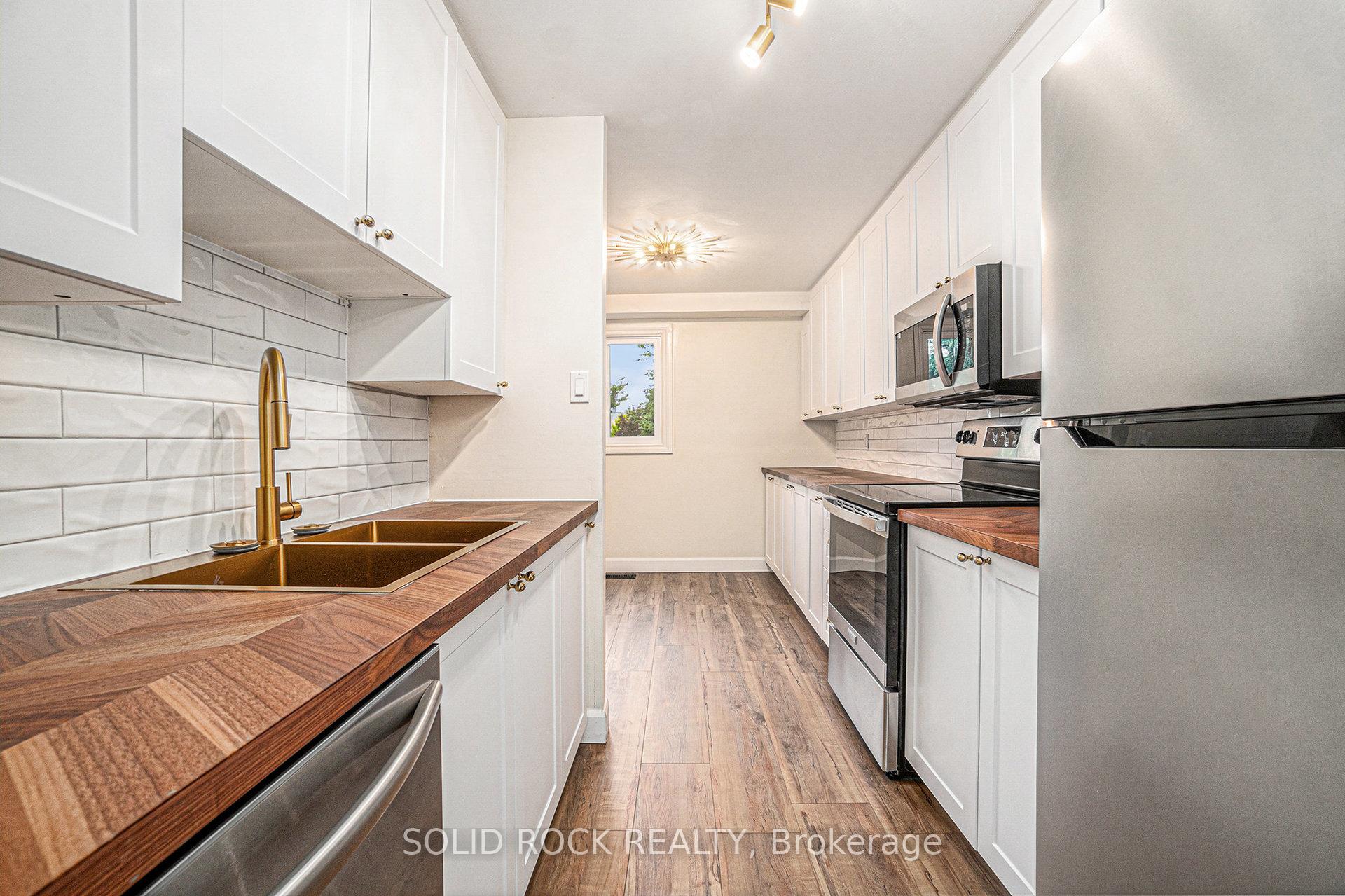 Photo 13 of 33 Thistledown Court, Ottawa, Barrhaven - Pheasant Run — HOMEH