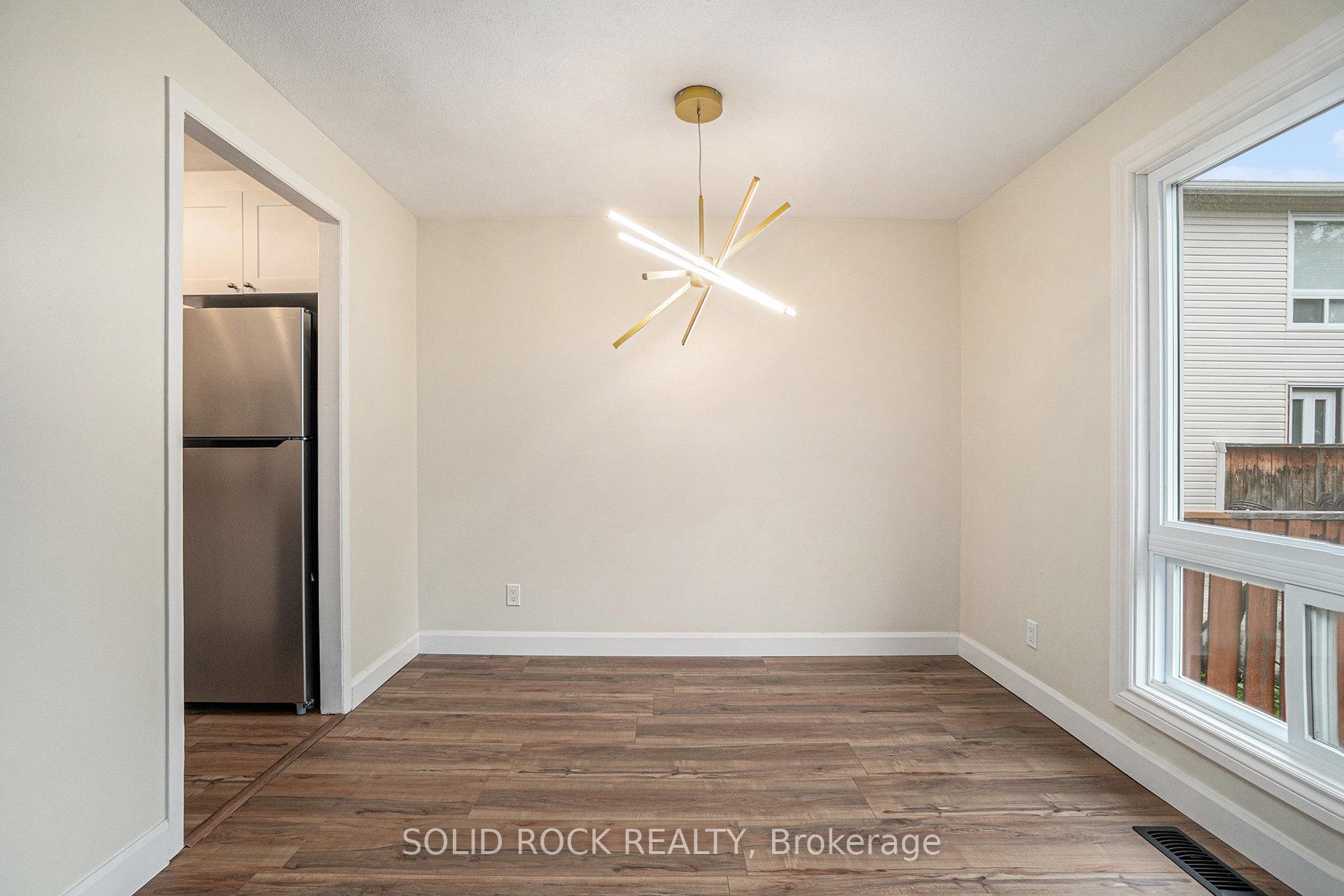 Photo 14 of 33 Thistledown Court, Ottawa, Barrhaven - Pheasant Run — HOMEH