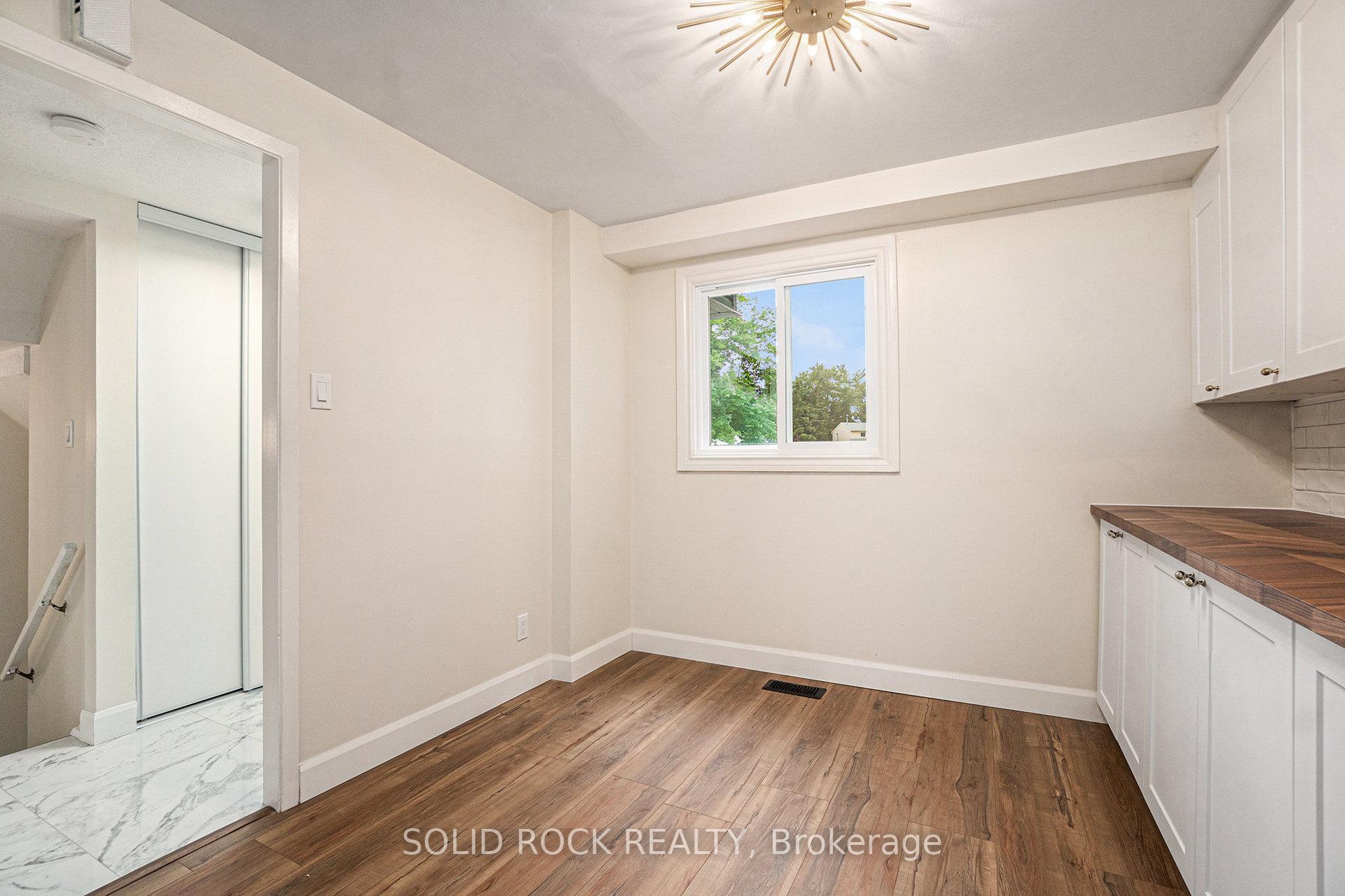 Photo 16 of 33 Thistledown Court, Ottawa, Barrhaven - Pheasant Run — HOMEH